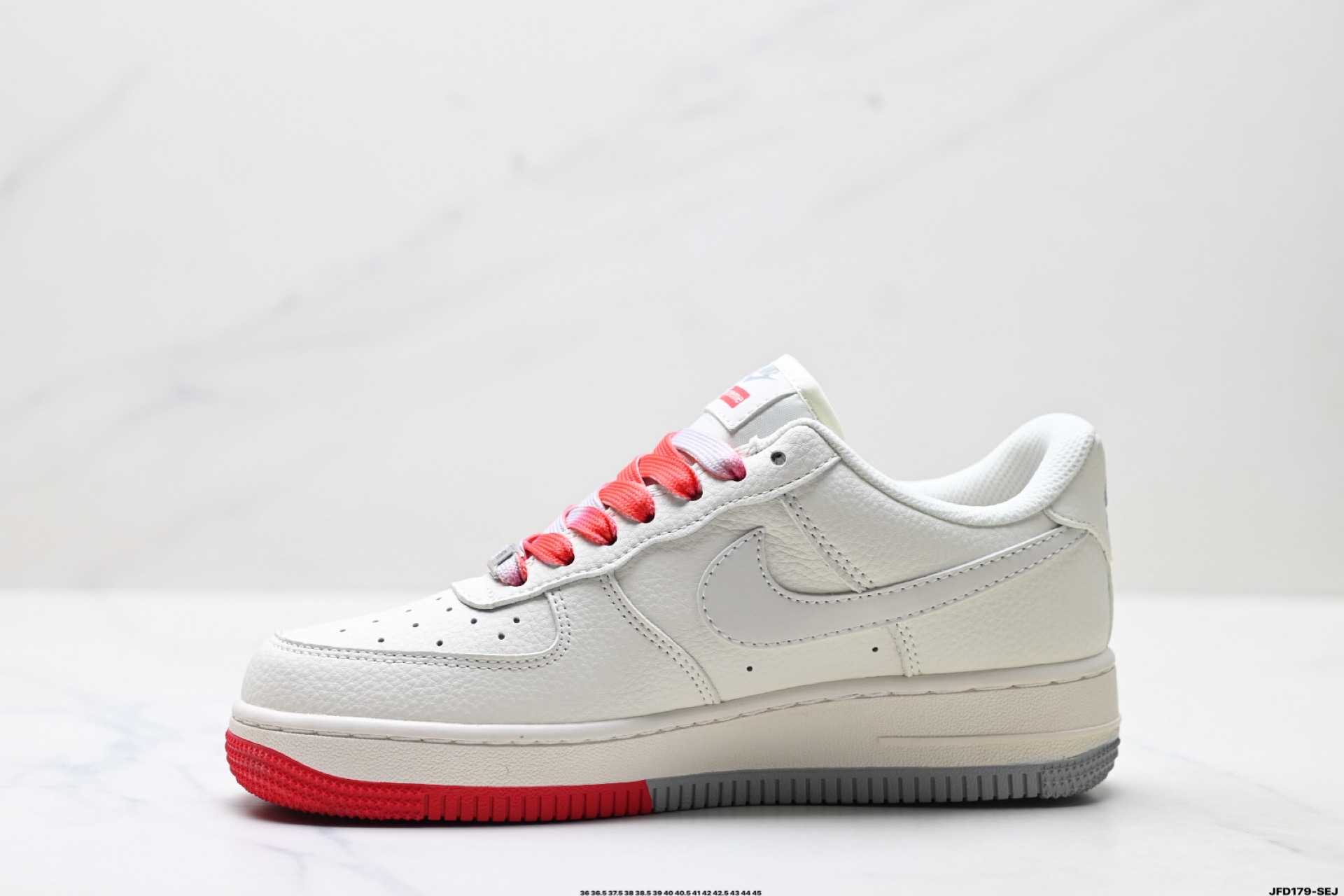 Nike Air Force 1 '07 Supreme: Elegancia y Comodidad en Cada Paso 4 i1756571385363 4712 0 2
