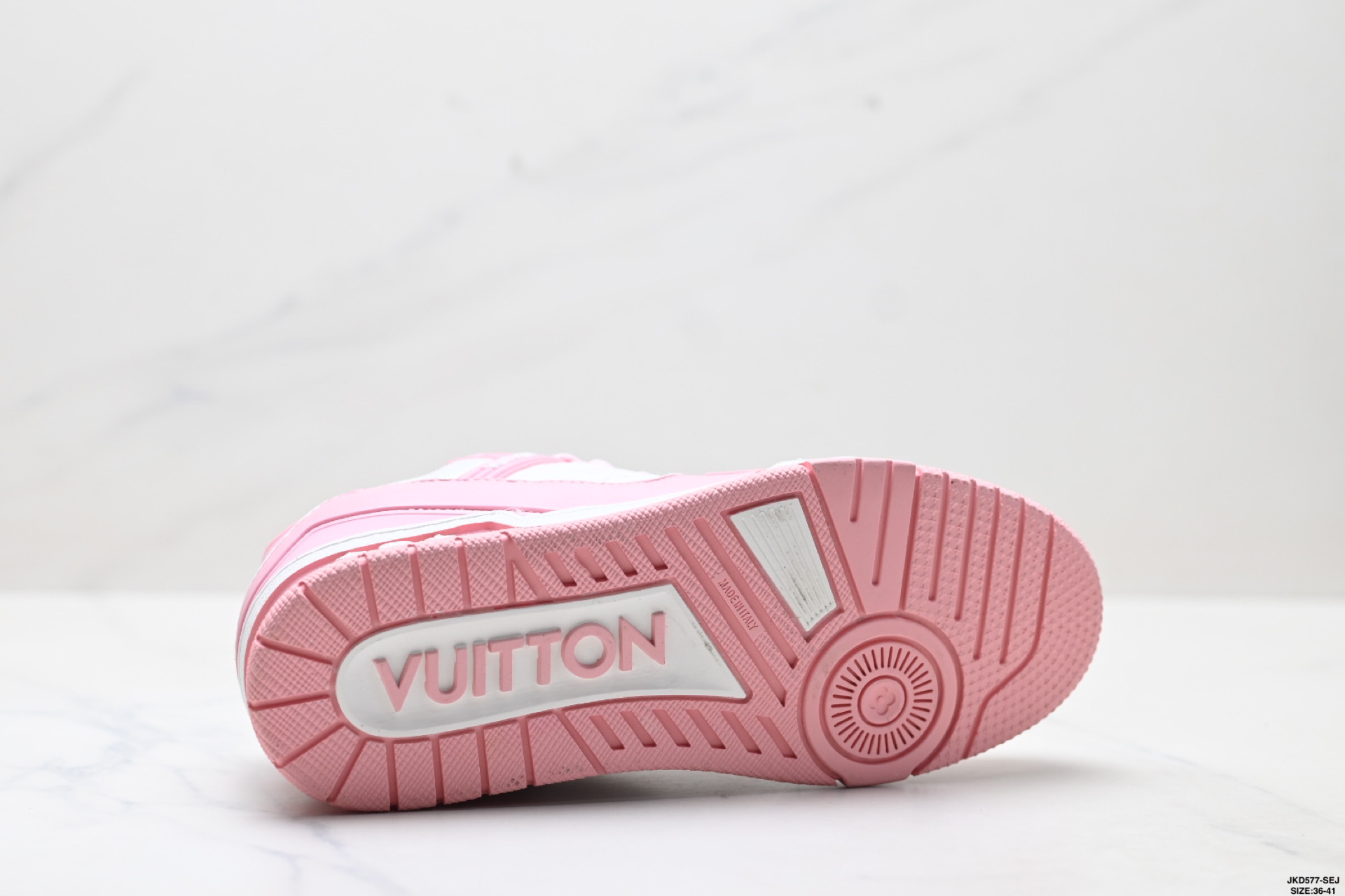 Louis vuitton Trainer Sneaker Low 路易威登 休闲运动文化百搭板鞋