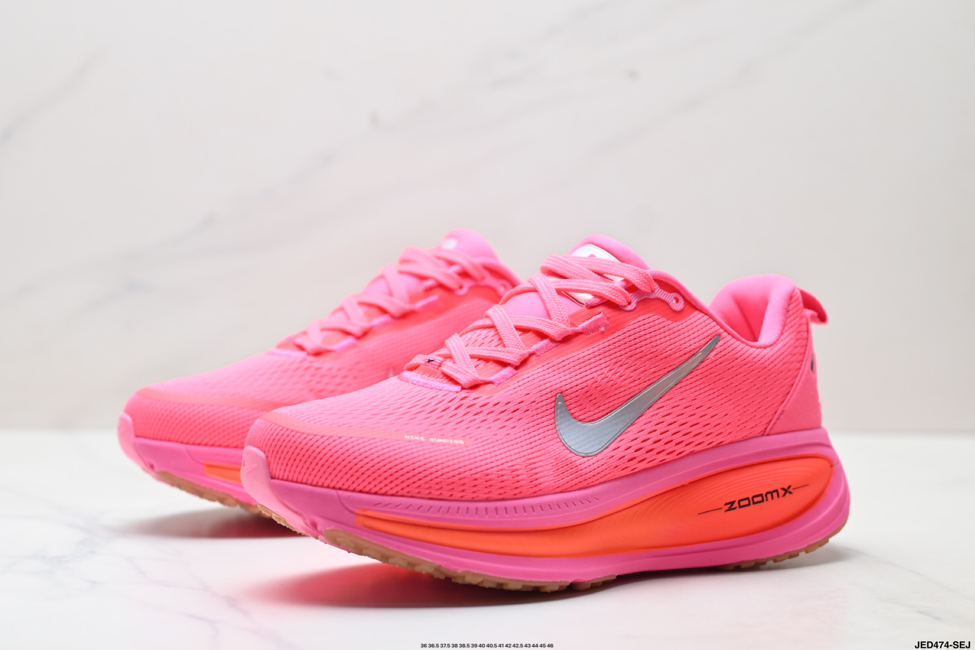 Nike Vomero 18: Comodidad y amortiguación para tus carreras diarias 5 i1756571838471 7055 0 3