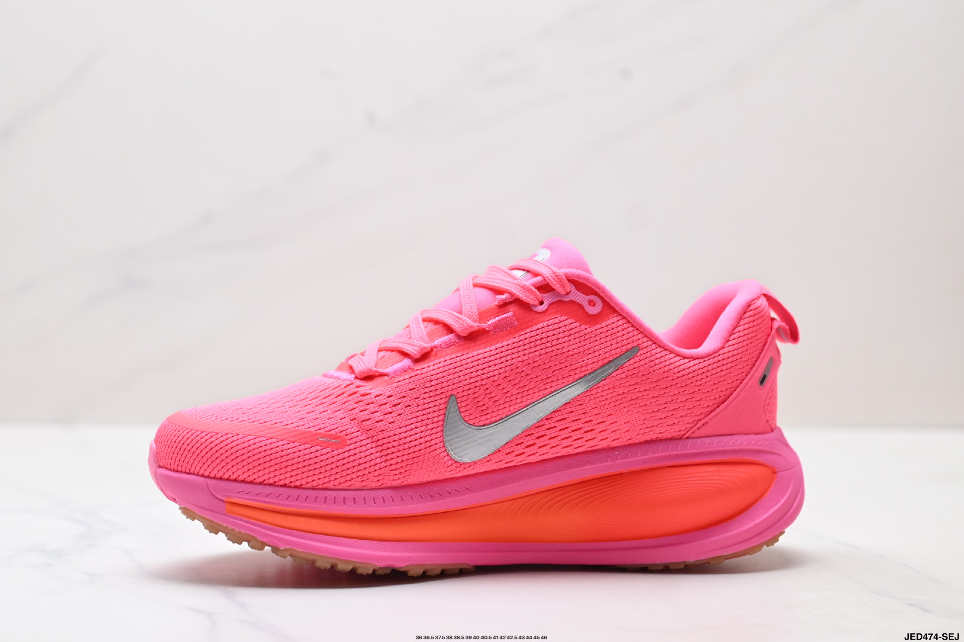 Nike Vomero 18: Comodidad y amortiguación para tus carreras diarias 4 i1756571839628 1262 0 2