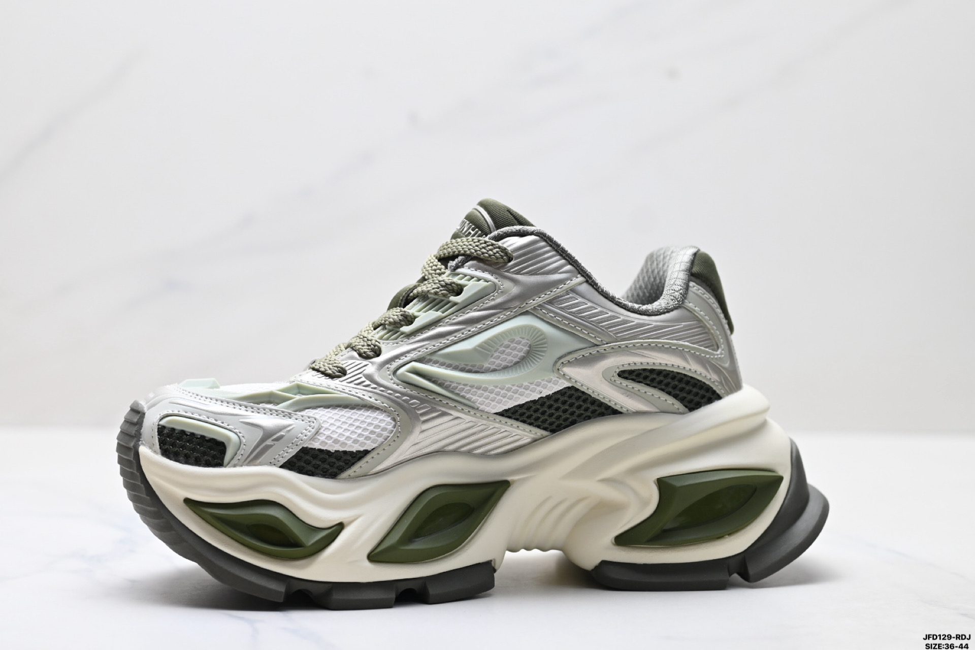 💰150
公司级✅OGR 轻便舒适高弹 复古耐磨透气机甲鞋 必备时尚单品 广东纯原大厂出品 
鞋款设计独具匠心炫酷3D机甲 
增加硬核力量感厚底增高 打造完美身材比例
弹性轻盈的底面材质
尺码:36-44
ID:JFD129-RDJ