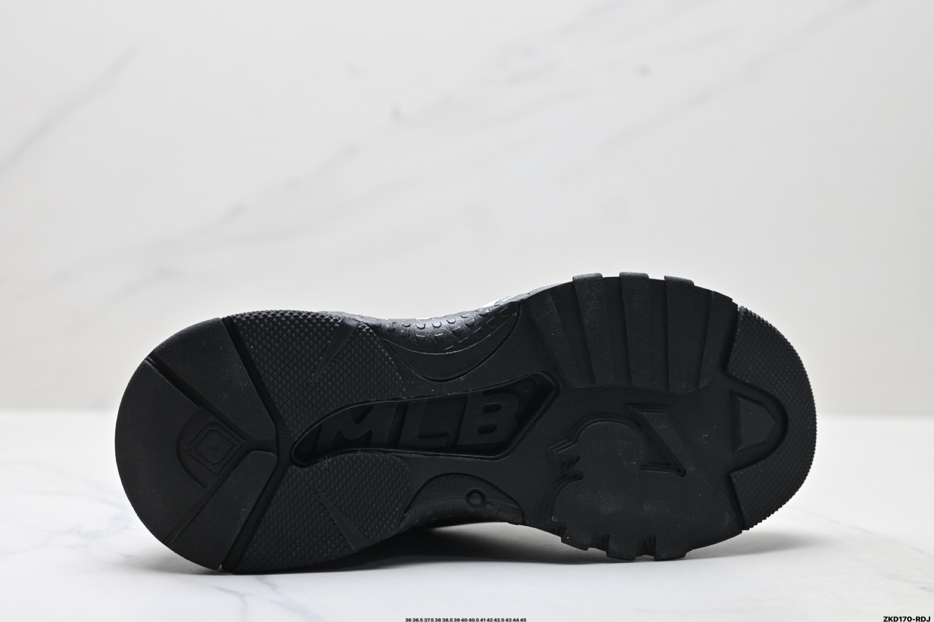 MLB BIGBALL CHUNKY PIXEL ‘DIY定制’ 简约时尚 百搭 包裹性保暖防滑防水减震 低帮 板鞋 32SHC101N