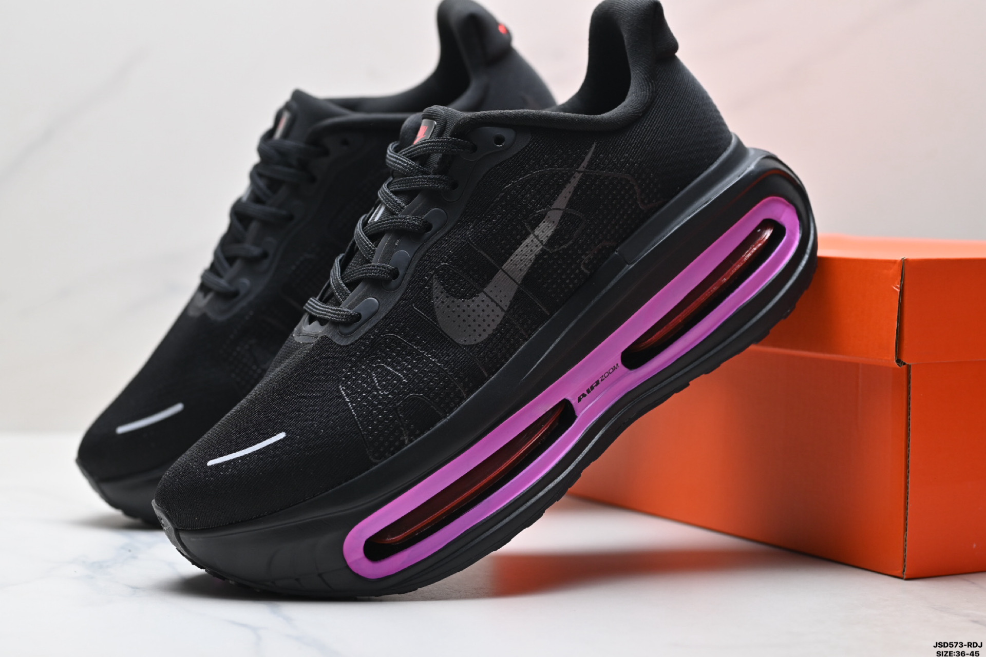 Nike VOMERO PREMIUM 耐克 舒适减震防滑 低帮跑步鞋 全掌ReactX泡绵中底 FN8453-021