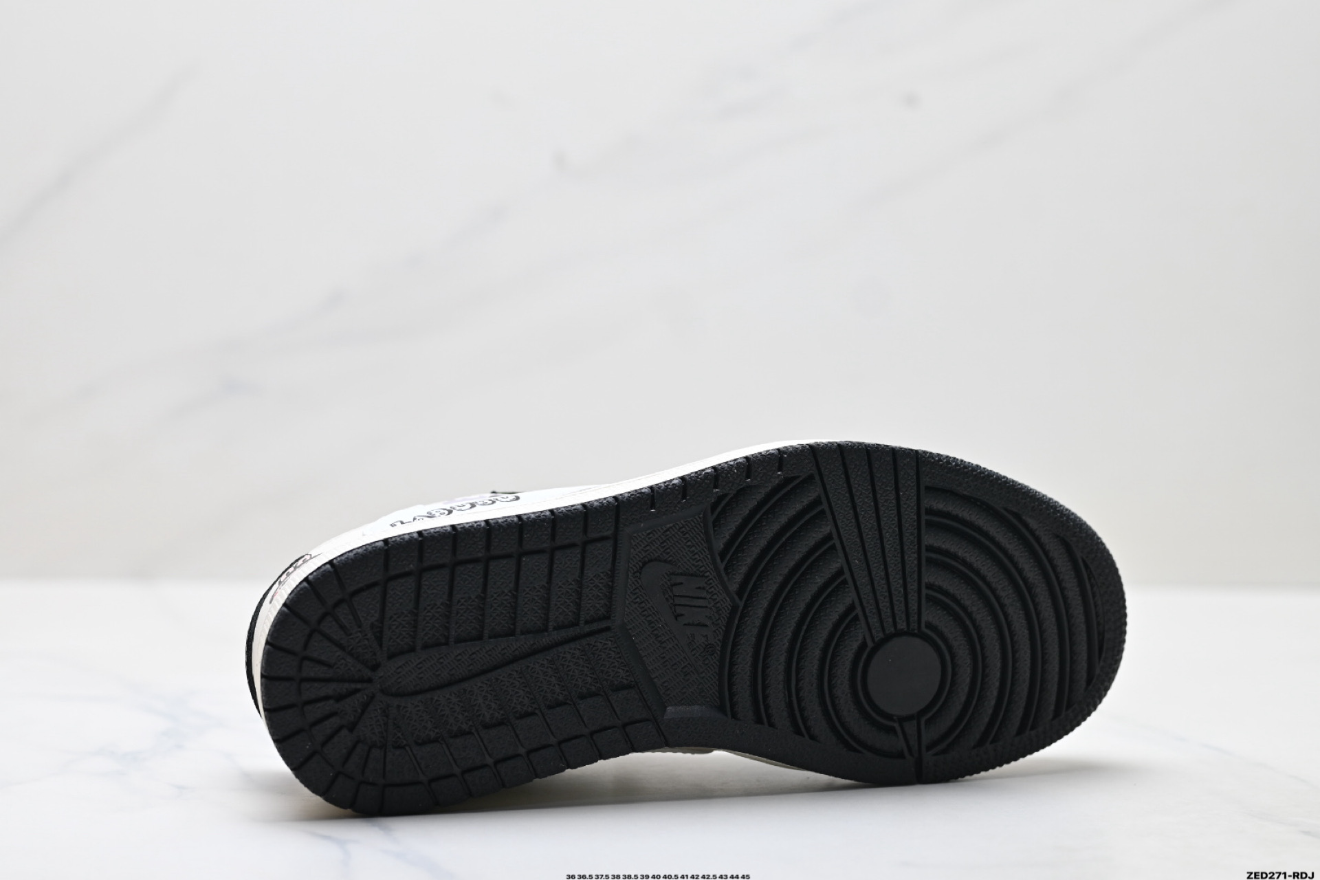 Nike Air Jordan 1 x Travis Scott AJ1倒勾 乔一倒钩 ‘DIY’定制 耐克 低帮文化篮球鞋 DX1888-096