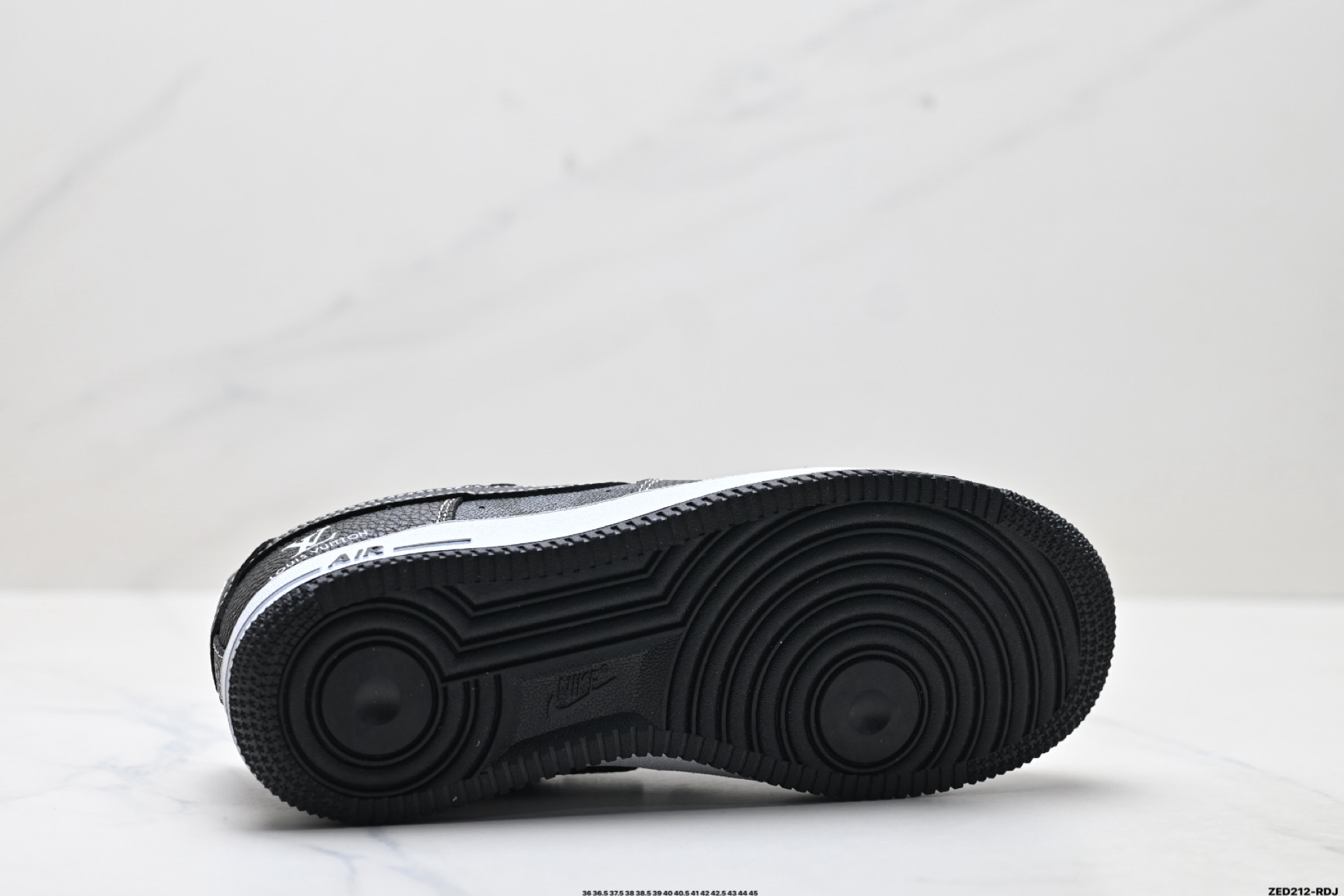 NIKE AIR FORCE 1‘07 WB CZ3986-001