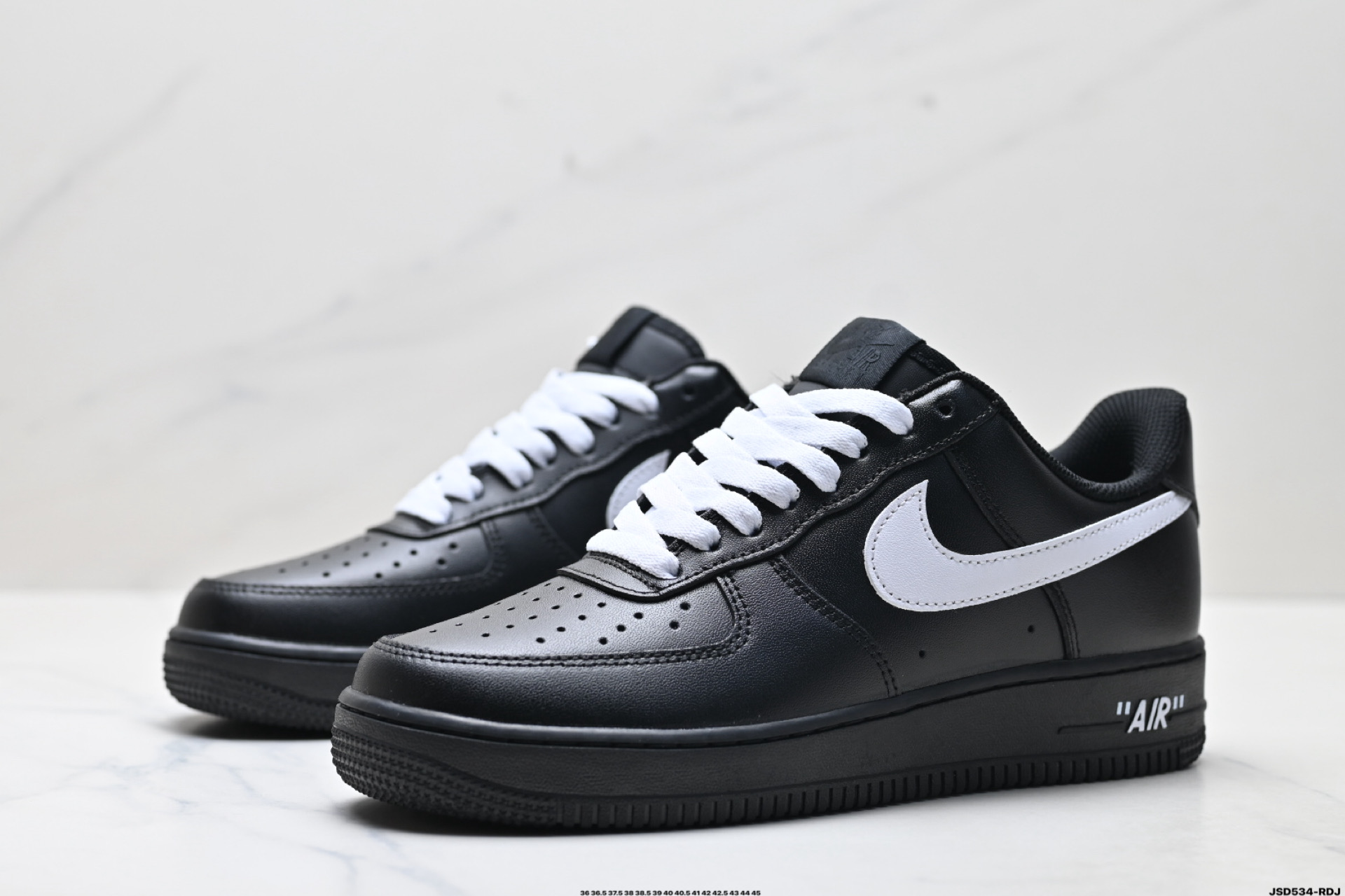 Nike Air Force 1 '07 Zapatillas Bajas en Negro y Blanco para un look moderno. 5 i1756655258400 5151 0 3