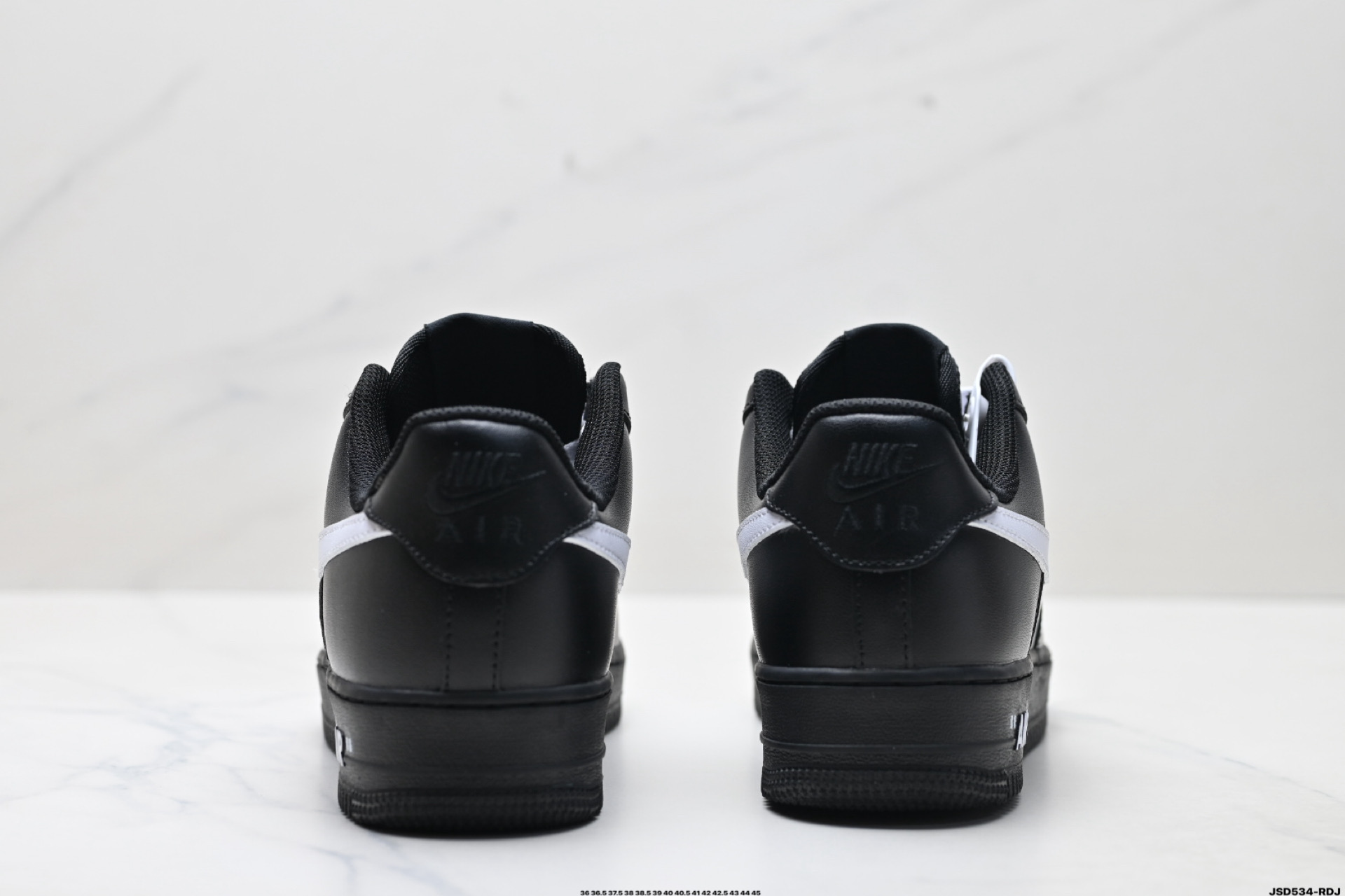 Nike Air Force 1 '07 Zapatillas Bajas en Negro y Blanco para un look moderno. 7 i1756655259412 7473 0 5