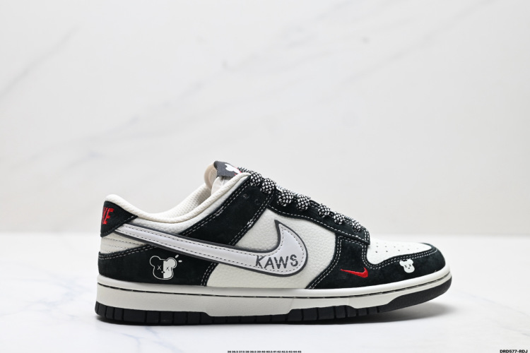 Nike Dunk Low Retro x KAWS - נעלי סניקרס בעיצוב אישי במהדורה מוגבלת 1 Nike Dunk Low Retro x KAWS – נעלי סניקרס בעיצוב אישי במהדורה מוגבלת