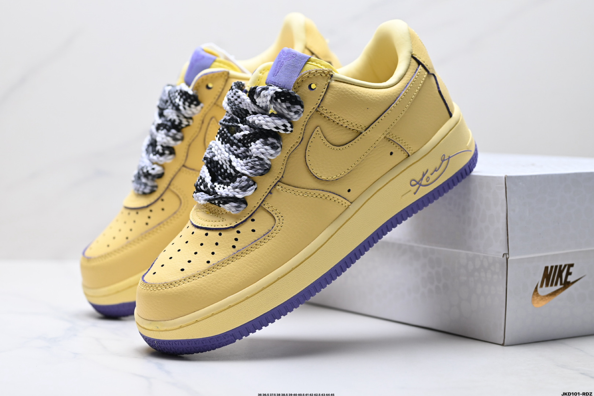 耐克Nike AIR FORCE 1‘07 空军一号低帮百搭休闲运动板鞋 HV9408-700