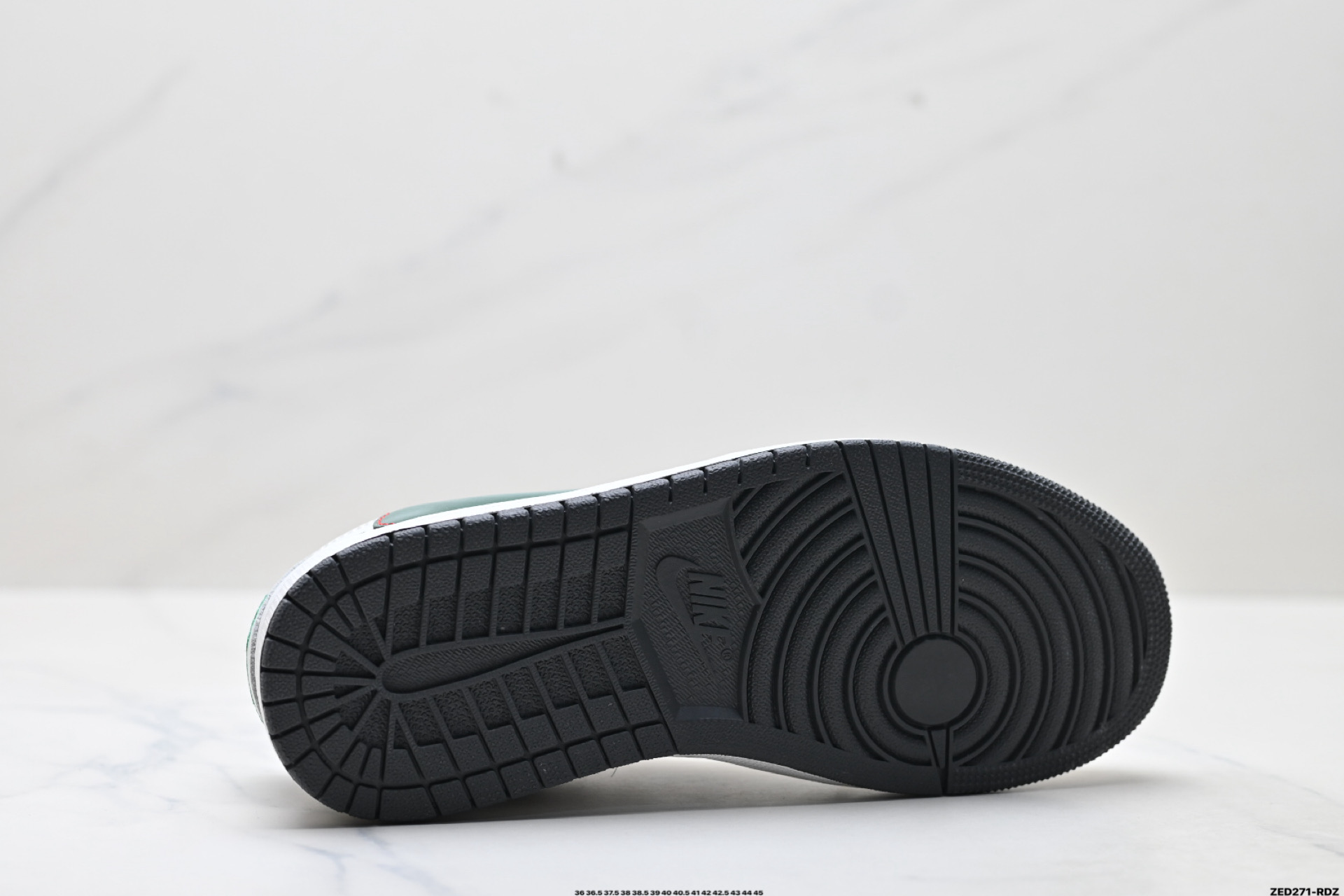 Nike Air Jordan 1 x Travis Scott AJ1倒勾 乔一倒钩 ‘DIY’定制 耐克 低帮文化篮球鞋 DZ5899-003