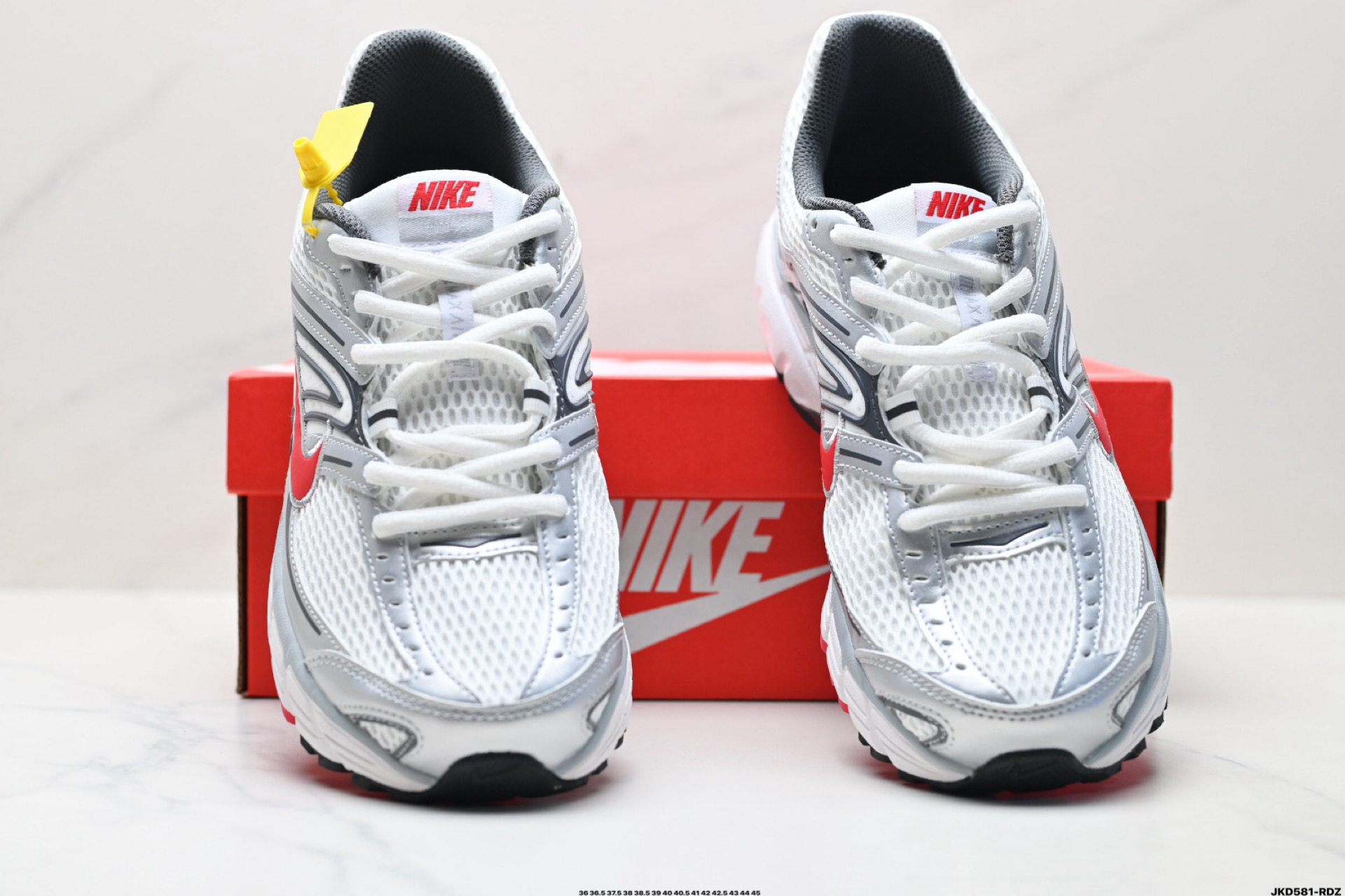 Nike Air Max Moto 2K 耐克 百搭舒适耐磨 低帮跑步鞋 HQ2056-007