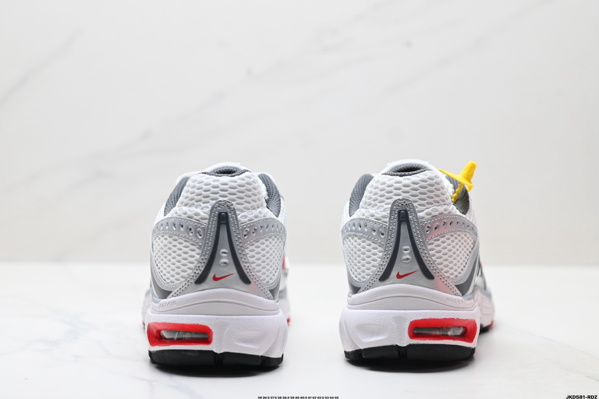 Nike Air Max Moto 2K 耐克 百搭舒适耐磨 低帮跑步鞋 HQ2056-007