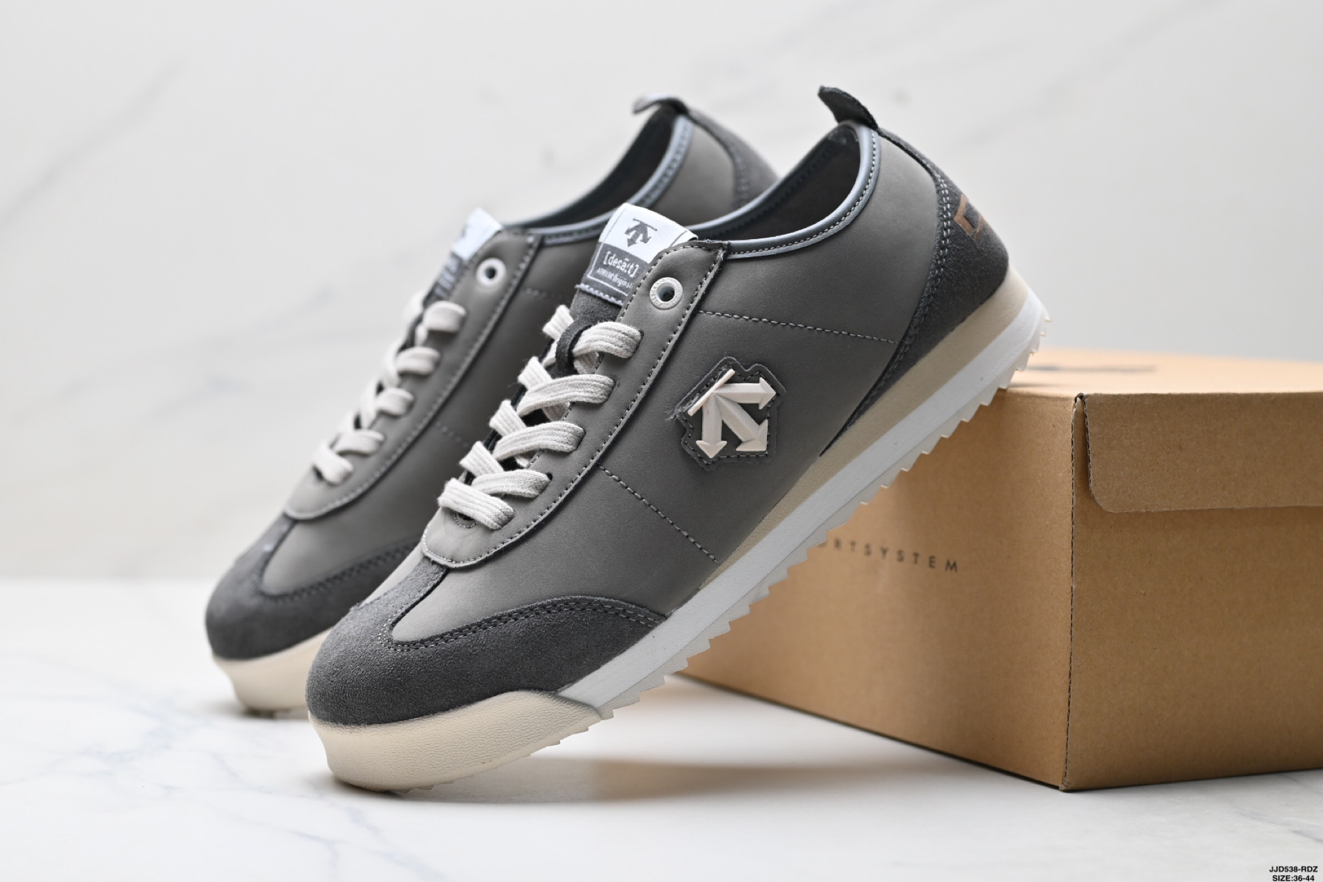 DESCENTE迪桑特CHRON系列男女同款CHRON复古运动休闲鞋帆布鞋 D4231LSN14