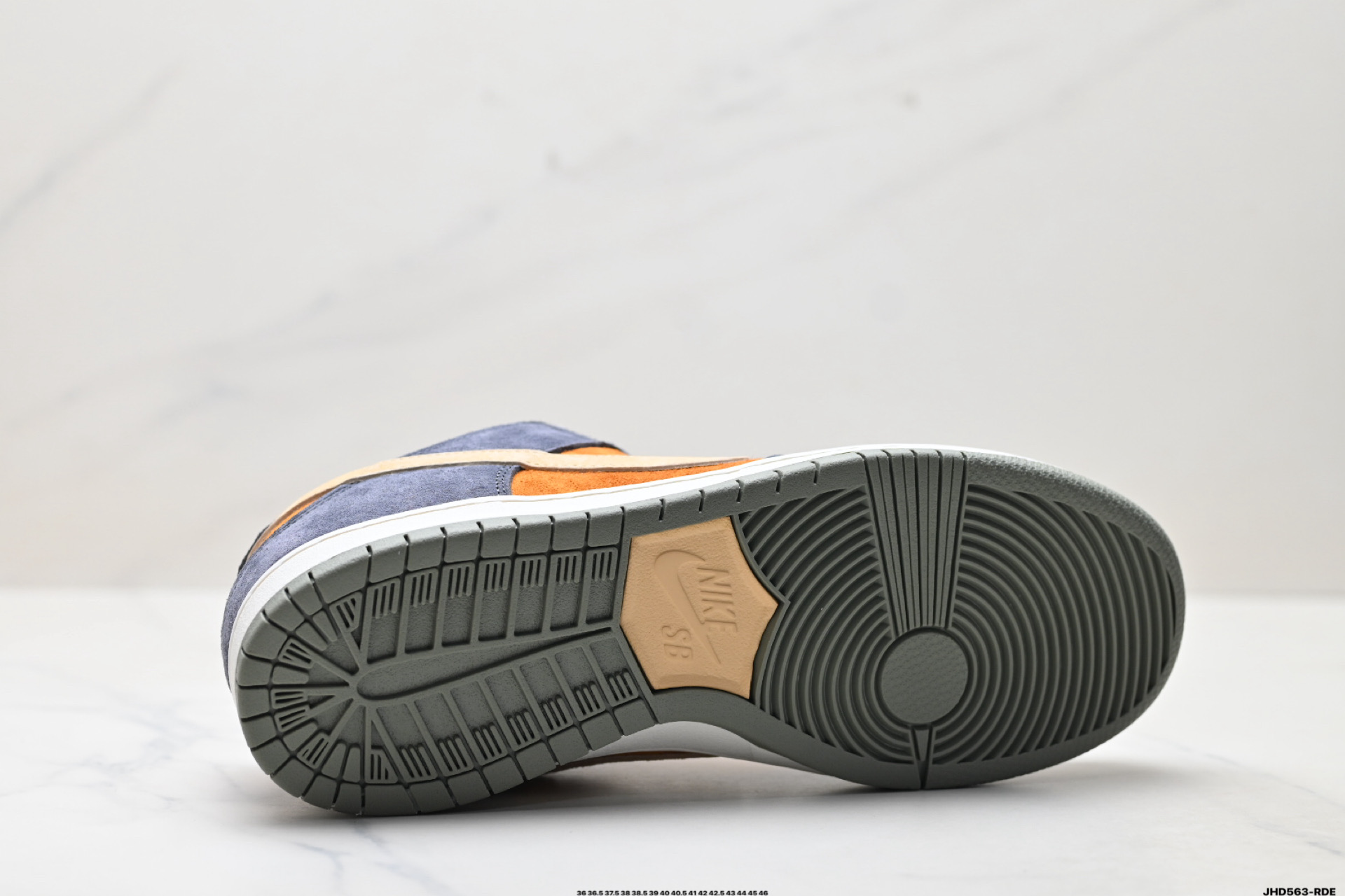 Nike Dunk Low Retro: Estilo Clásico y Comodidad para el Día a Día 10 i1756827068028 3410 0 8
