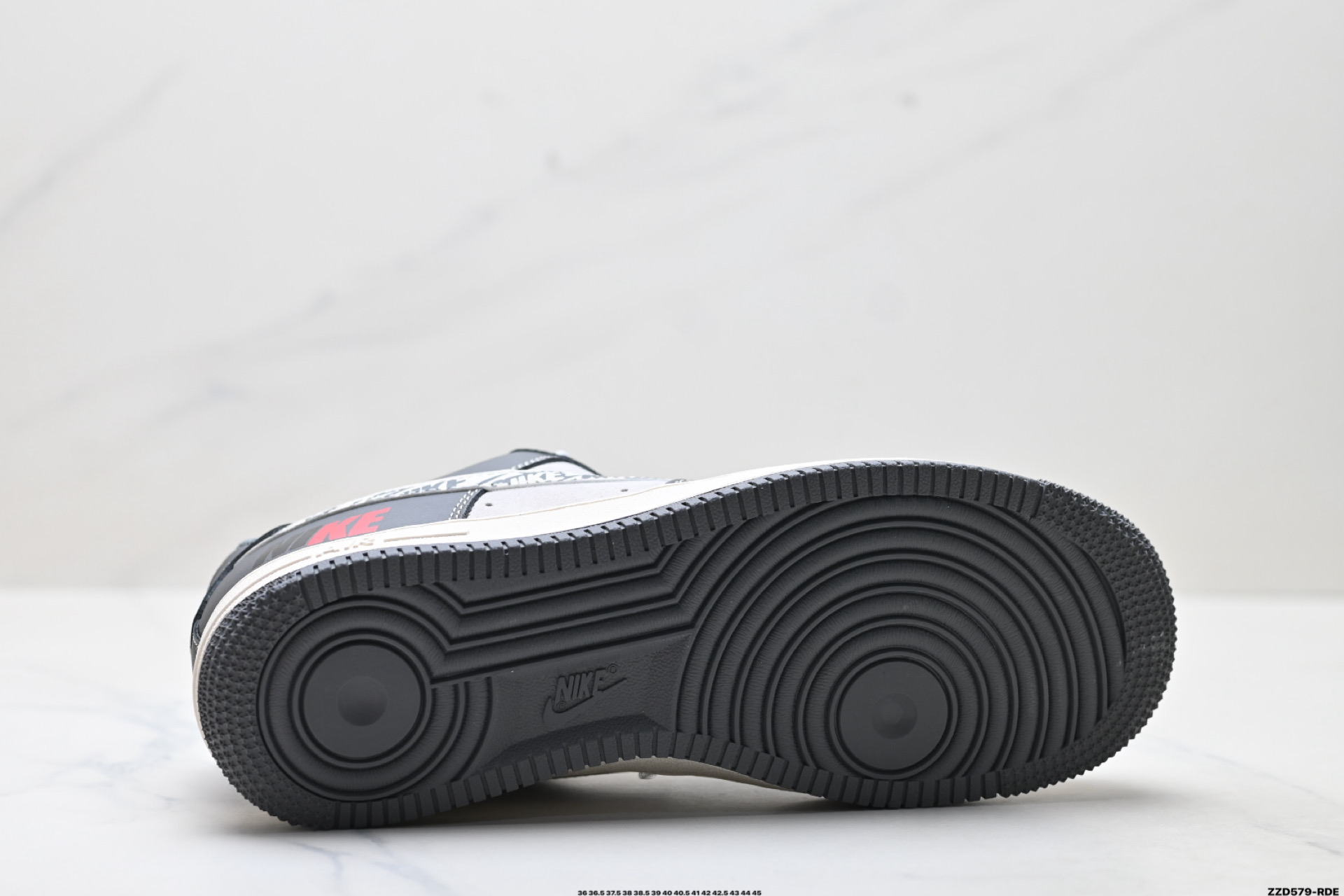 NIKE AIR FORCE 1‘07 LV8 HS8068-048