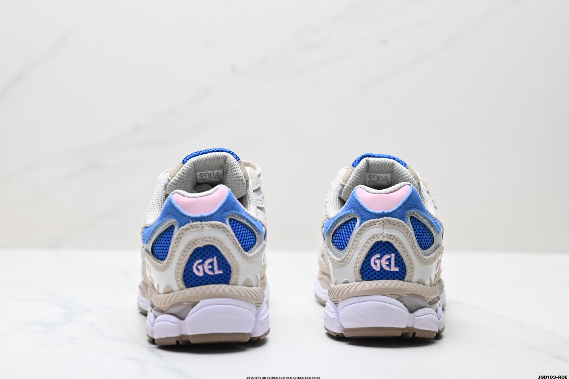 ASICS GEL-NYC 亚瑟士 透气网眼鞋面 配合部分合成革材质 采用全新AHAR+橡胶材质 更加耐磨 1203A383-402