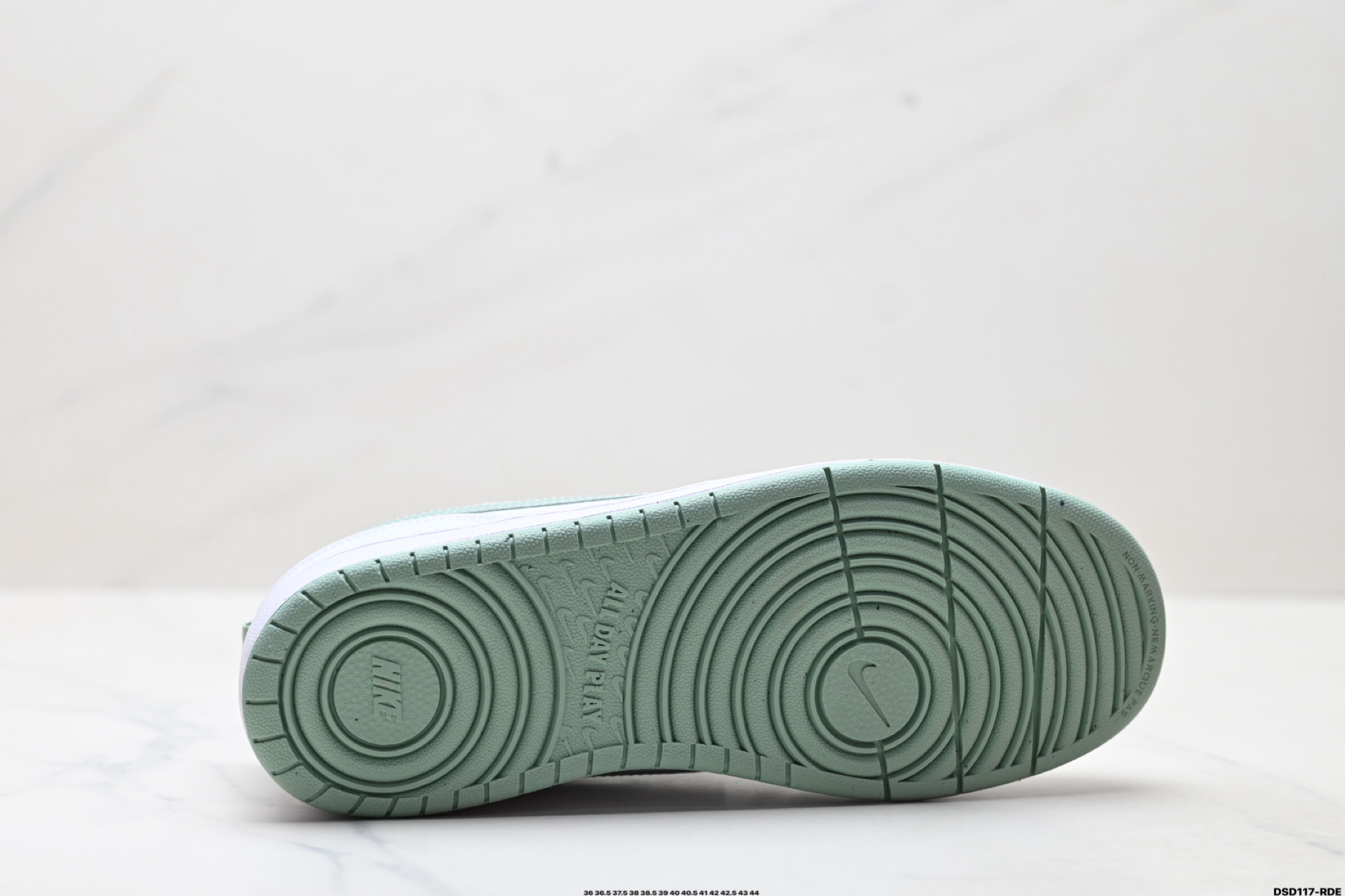 💰120
真标✅NIKE COURT BOROUGH LOW 耐克  低帮百搭透气休闲运动板鞋
经典耐用的设计 兼顾舒适脚感和出众风范 演绎匠心之作 结构性的支撑贴合感结合复古篮球设计 塑就场外全明星风范
货号:DV5456-134
Size:36 36.5 37.5 38 38.5 39 40 40.5 41 42 42.5 43 44 
ID:DSD117-RDE