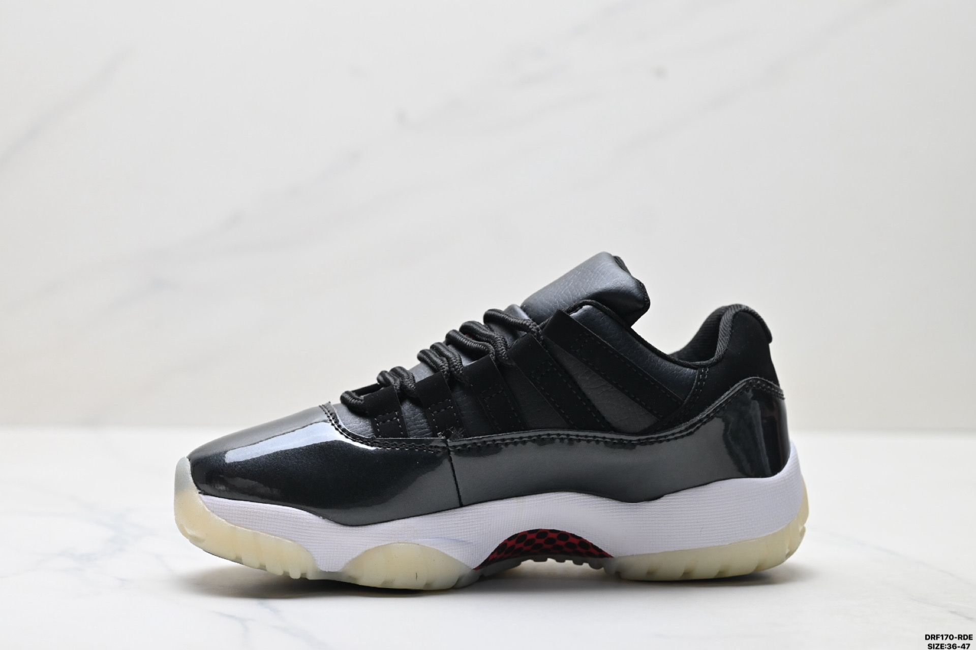 💰135
真标✅Nike Air Jordan 11 Retro Concord 耐克 AJ11代迈克尔·乔丹低帮运动文化篮球鞋
货号:528895-003
尺码:36-47
ID:DRF170-RDE