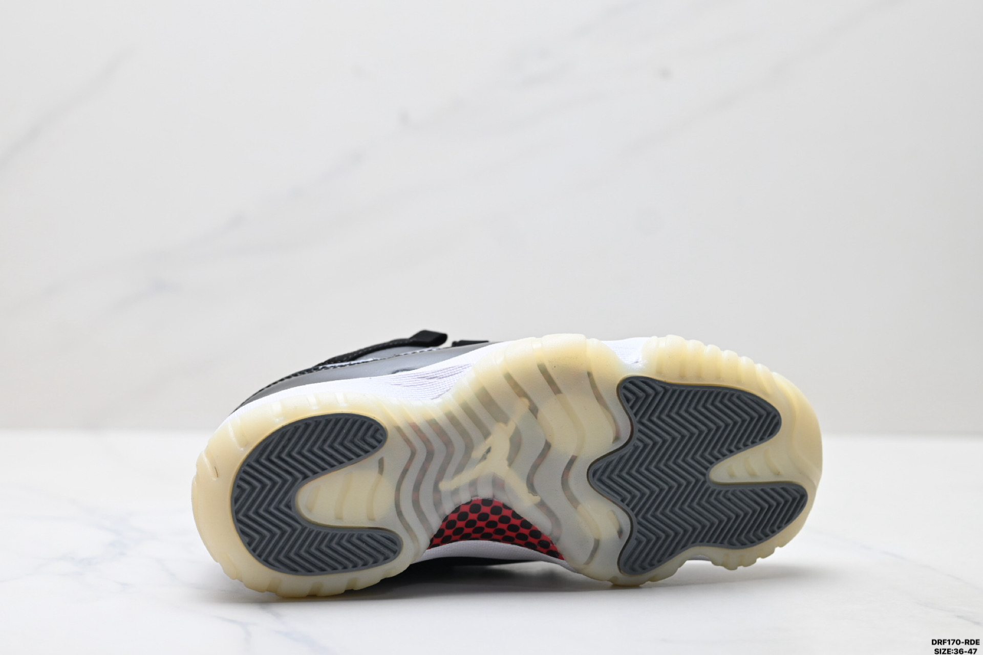 💰135
真标✅Nike Air Jordan 11 Retro Concord 耐克 AJ11代迈克尔·乔丹低帮运动文化篮球鞋
货号:528895-003
尺码:36-47
ID:DRF170-RDE
