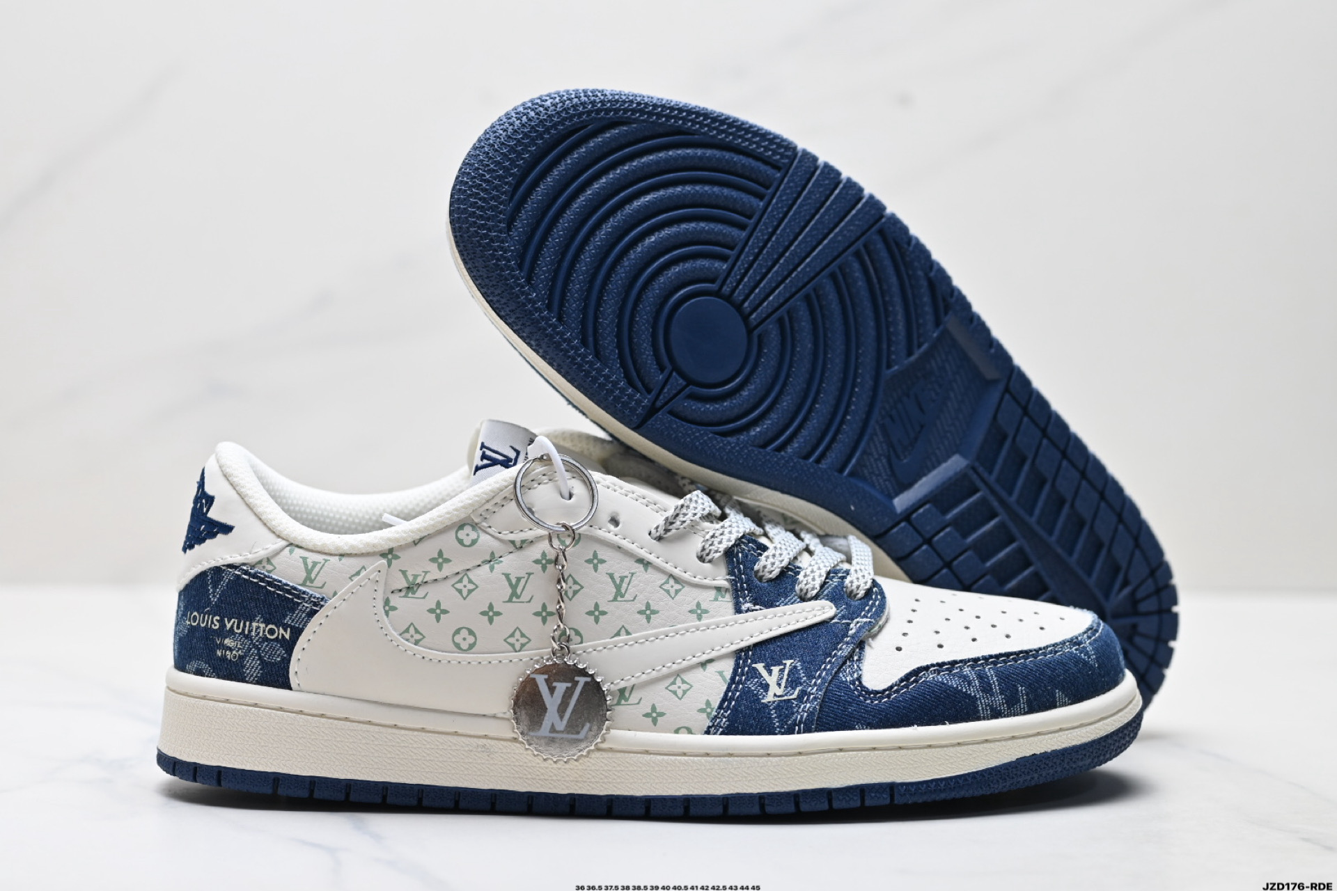 Louis Vuitton x Air Jordan 1 Low 'DIY': Lujo y estilo urbano fusionados. 6 i1756829742735 6253 0 4