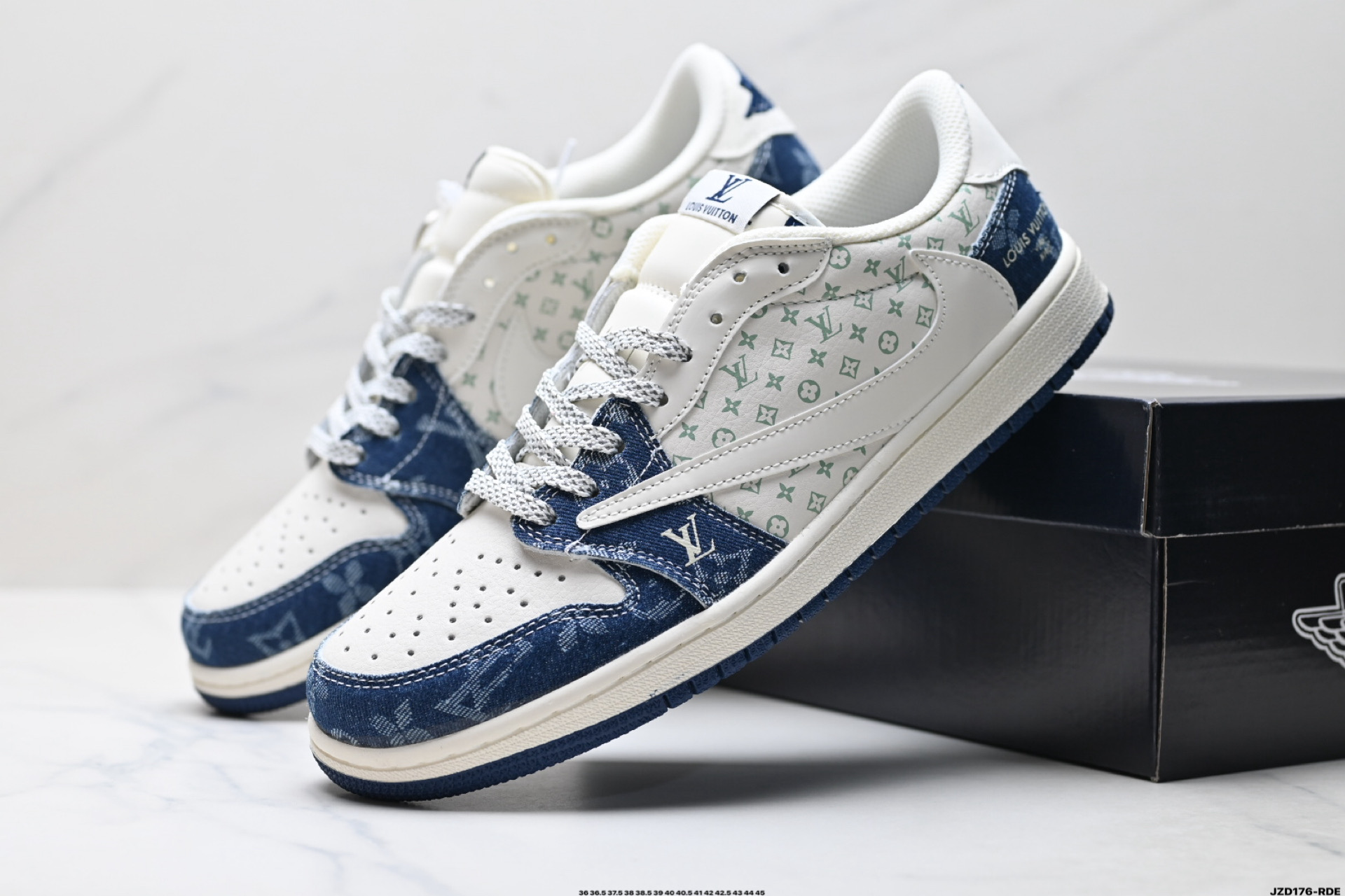 Louis Vuitton x Air Jordan 1 Low 'DIY': Lujo y estilo urbano fusionados. 9 i1756829743304 8790 0 7