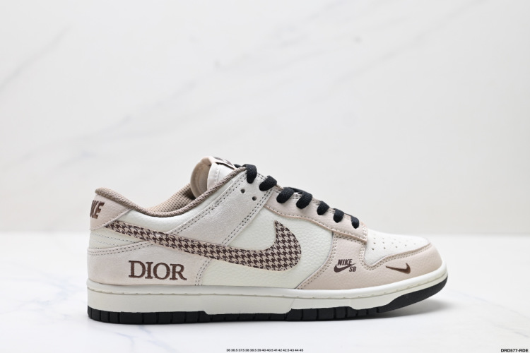 Nike Dunk Low Retro Dior: נעלי סניקרס אופנתיות בעיצוב מותאם אישית 1 Nike Dunk Low Retro Dior: נעלי סניקרס אופנתיות בעיצוב מותאם אישית