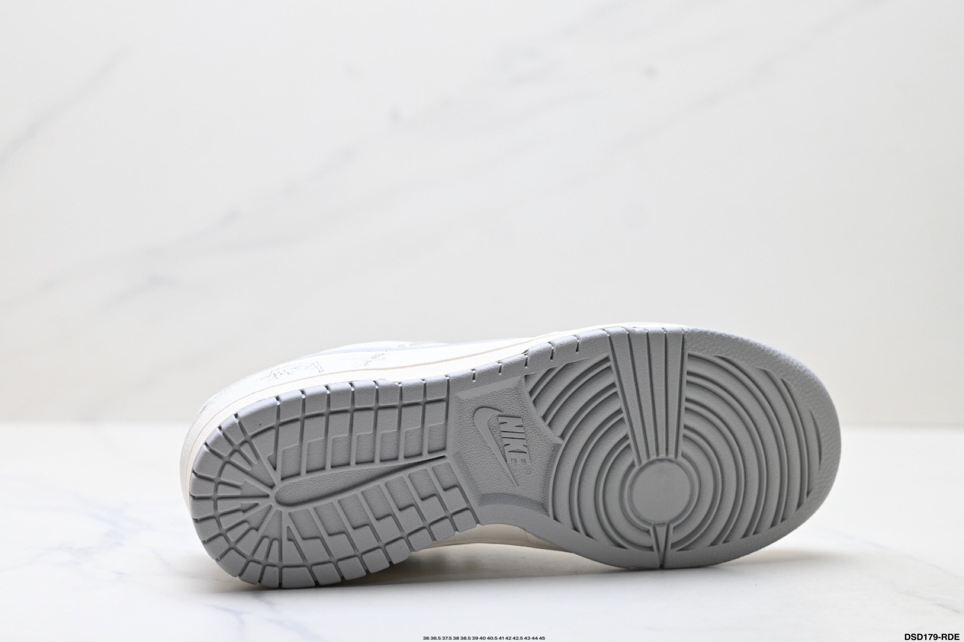 Nike Dunk Low Retro: Estilo Clásico con un Toque Moderno y Personalizable 10 i1756830374452 7486 0 8