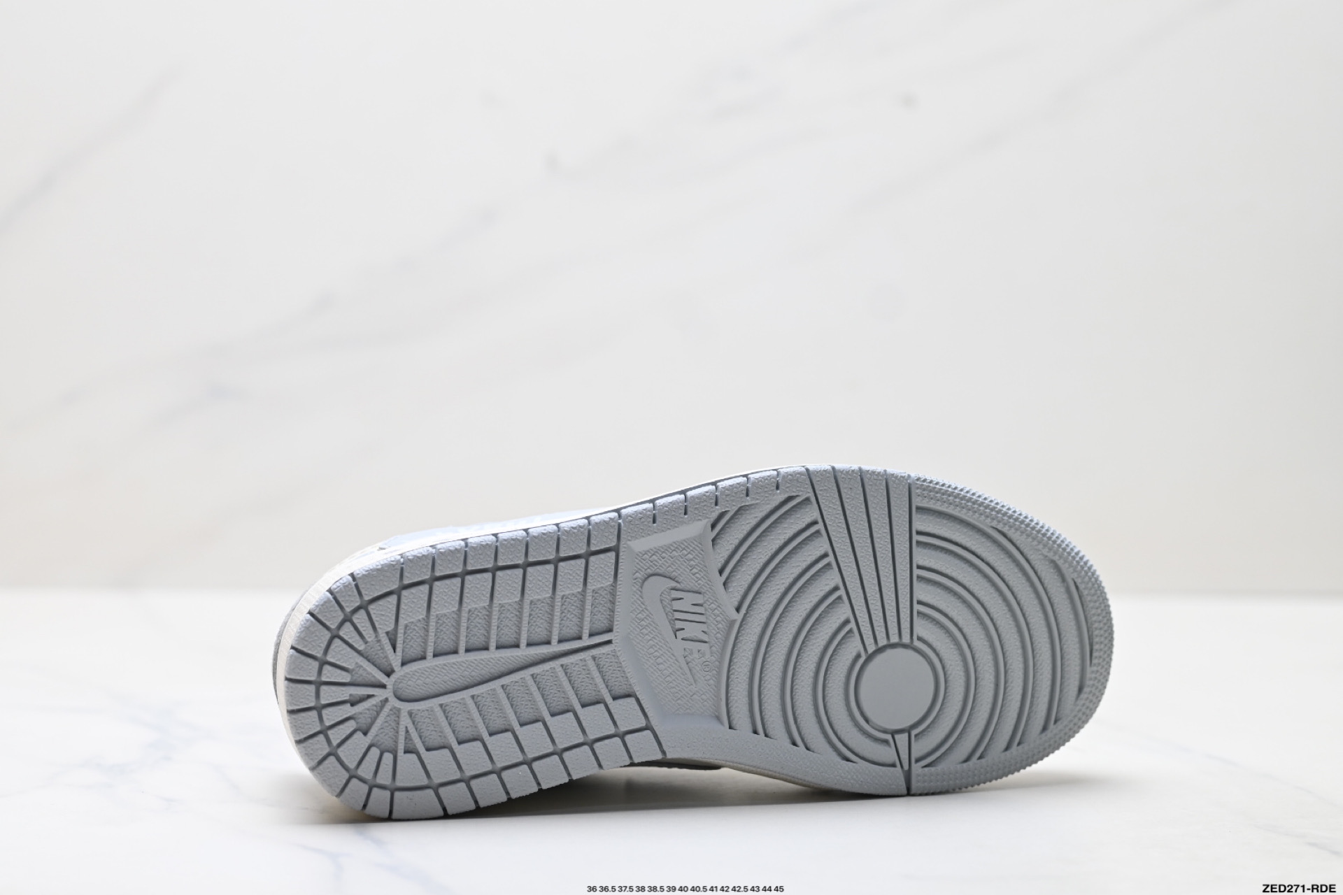 Nike Air Jordan 1 x Travis Scott AJ1倒勾 乔一倒钩 ‘DIY’定制 耐克 低帮文化篮球鞋 JW1188-163