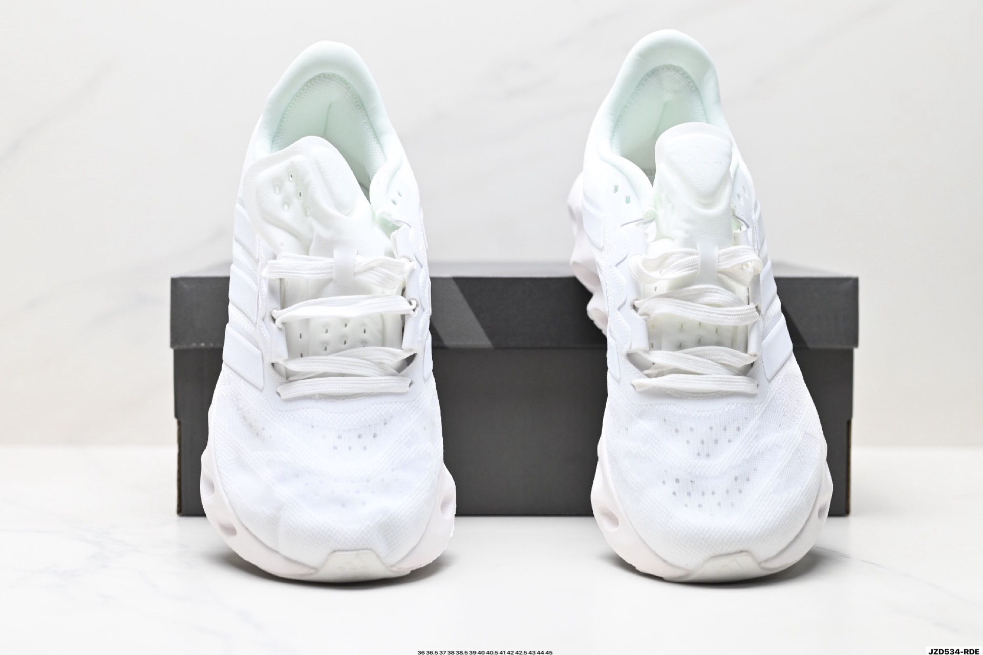 Adidas Switch Low 阿尔法系列 阿迪达斯 休闲运动套脚慢跑鞋 FZ5621