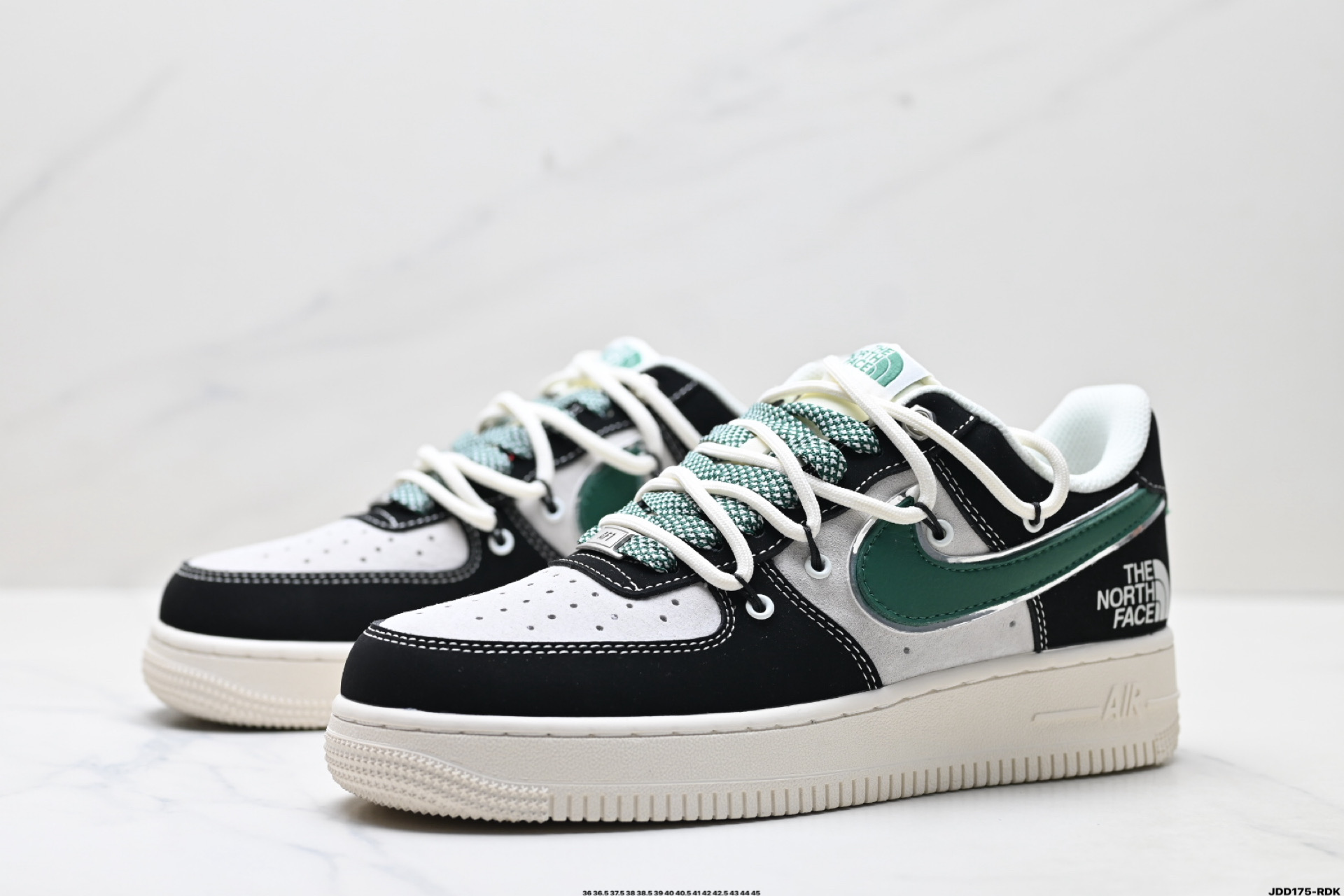 特价‼️💰130
公司级✅NIKE AIR FORCE 1‘07 LV8
原楦头原纸板 打造纯正低帮空军版型
专注外贸渠道 全掌内置蜂窝气垫
原盒配件 原厂中底钢印、拉帮完美
货号:SJ1198-110
Size:36 36.5 37.5 38 38.5 39 40 40.5 41 42 42.5 43 44 45
ID:JDD175-RDK