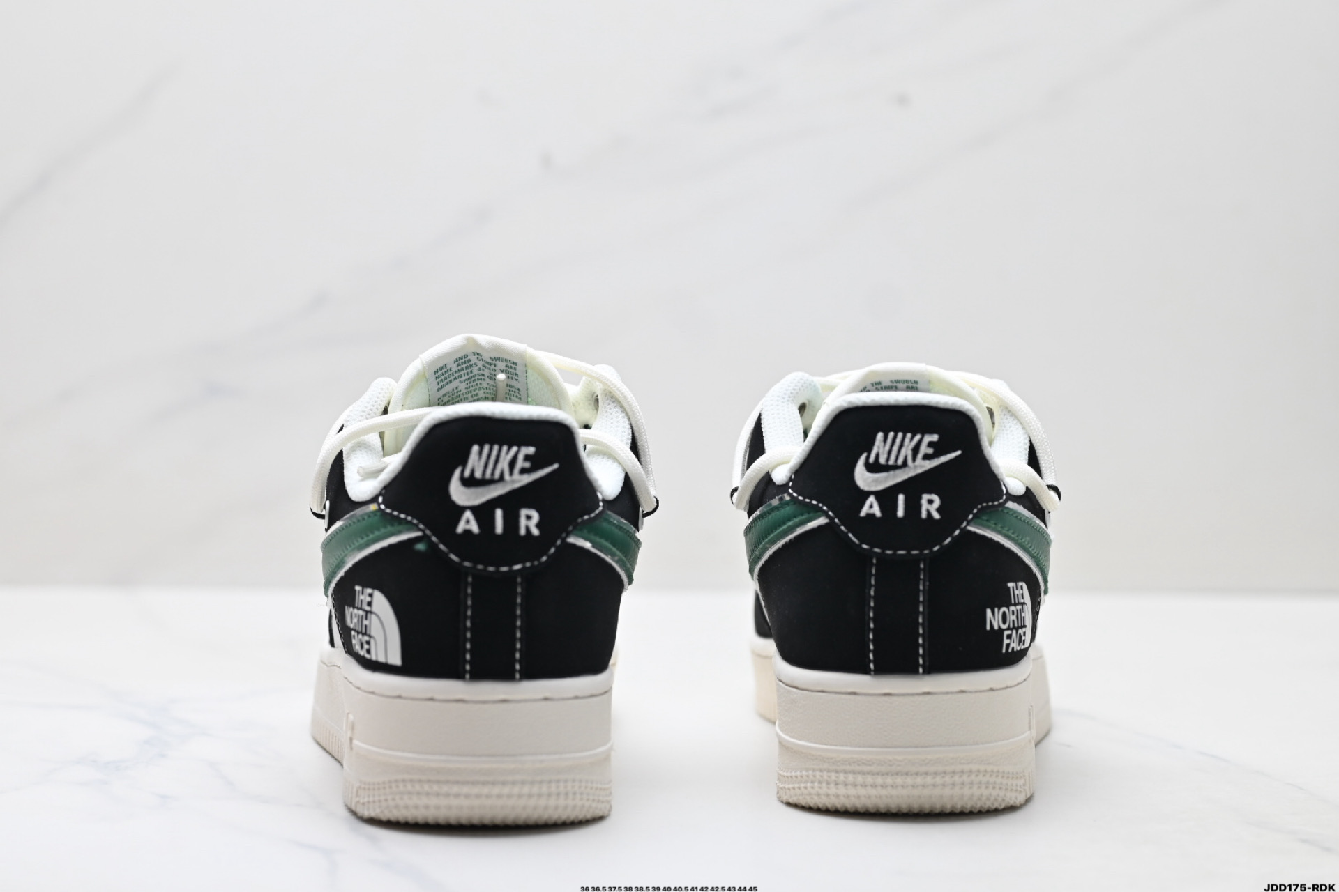 特价‼️💰130
公司级✅NIKE AIR FORCE 1‘07 LV8
原楦头原纸板 打造纯正低帮空军版型
专注外贸渠道 全掌内置蜂窝气垫
原盒配件 原厂中底钢印、拉帮完美
货号:SJ1198-110
Size:36 36.5 37.5 38 38.5 39 40 40.5 41 42 42.5 43 44 45
ID:JDD175-RDK