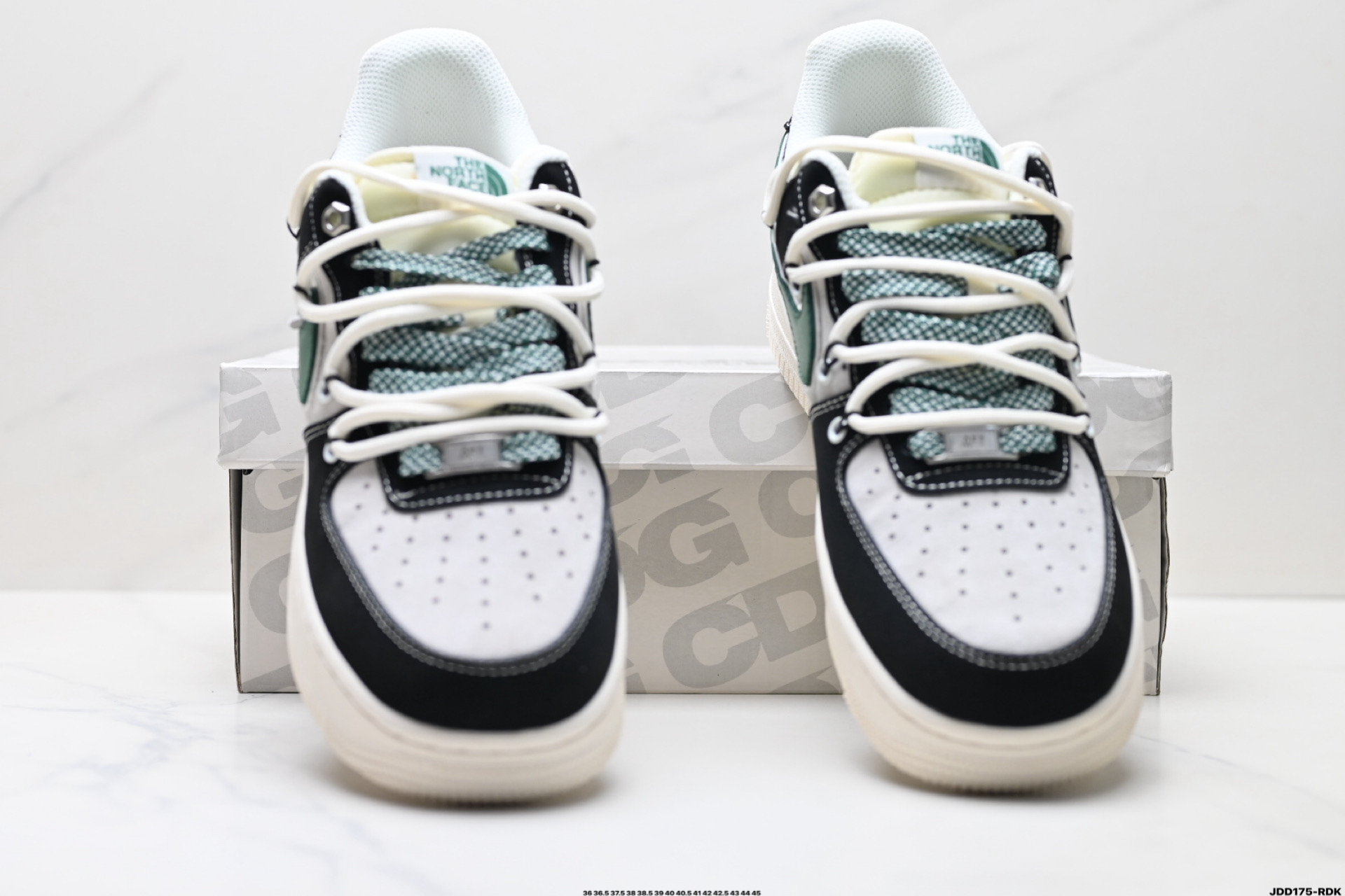 特价‼️💰130
公司级✅NIKE AIR FORCE 1‘07 LV8
原楦头原纸板 打造纯正低帮空军版型
专注外贸渠道 全掌内置蜂窝气垫
原盒配件 原厂中底钢印、拉帮完美
货号:SJ1198-110
Size:36 36.5 37.5 38 38.5 39 40 40.5 41 42 42.5 43 44 45
ID:JDD175-RDK