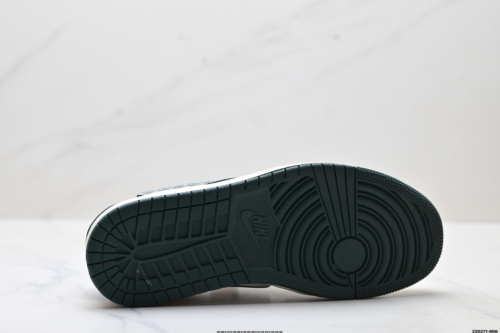 Nike Air Jordan 1 x Travis Scott AJ1倒勾 乔一倒钩 ‘DIY’定制 耐克 低帮文化篮球鞋 HS8068-041