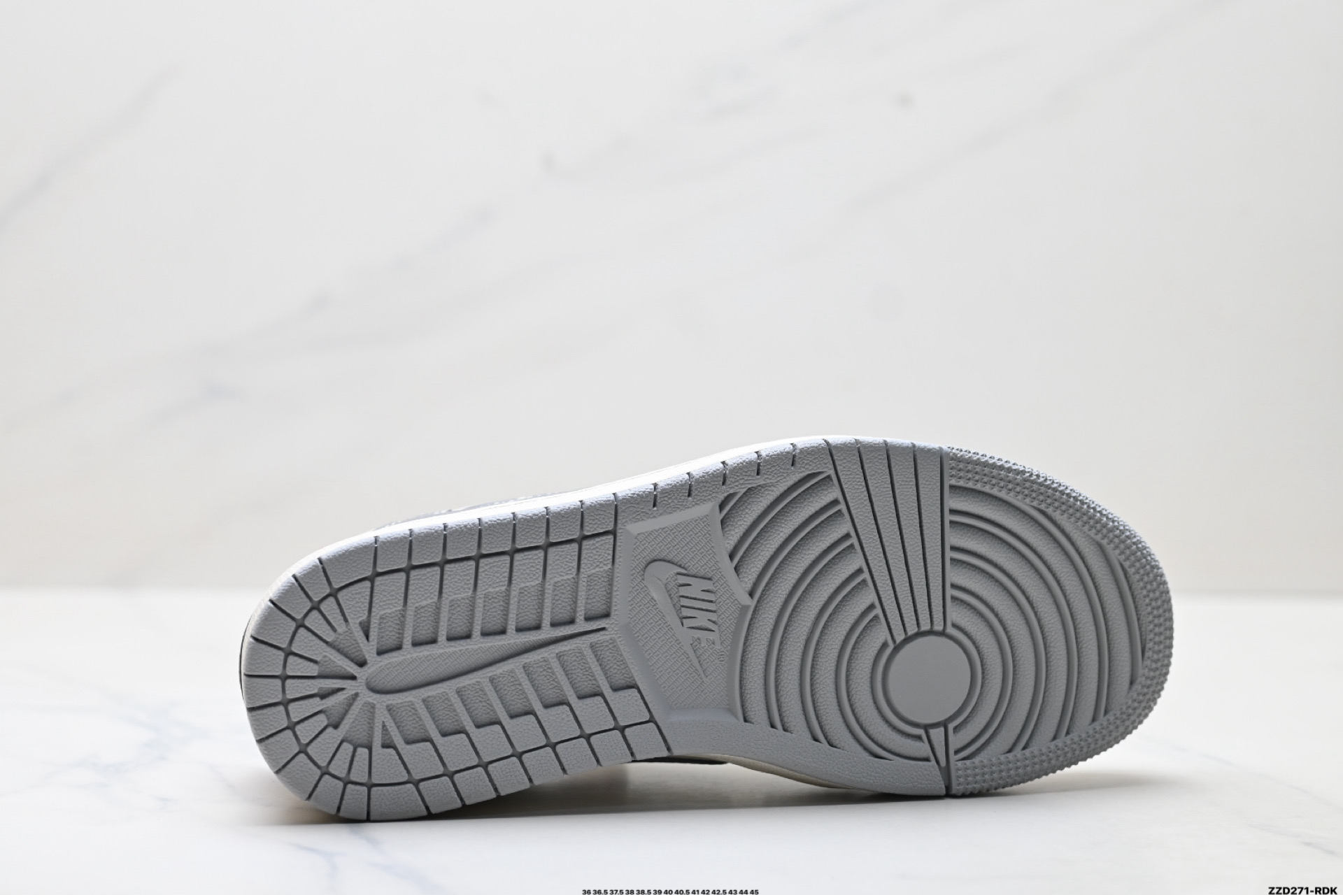 Nike Air Jordan 1 x Travis Scott AJ1倒勾 乔一倒钩 ‘DIY’定制 耐克 低帮文化篮球鞋 HS8068-043