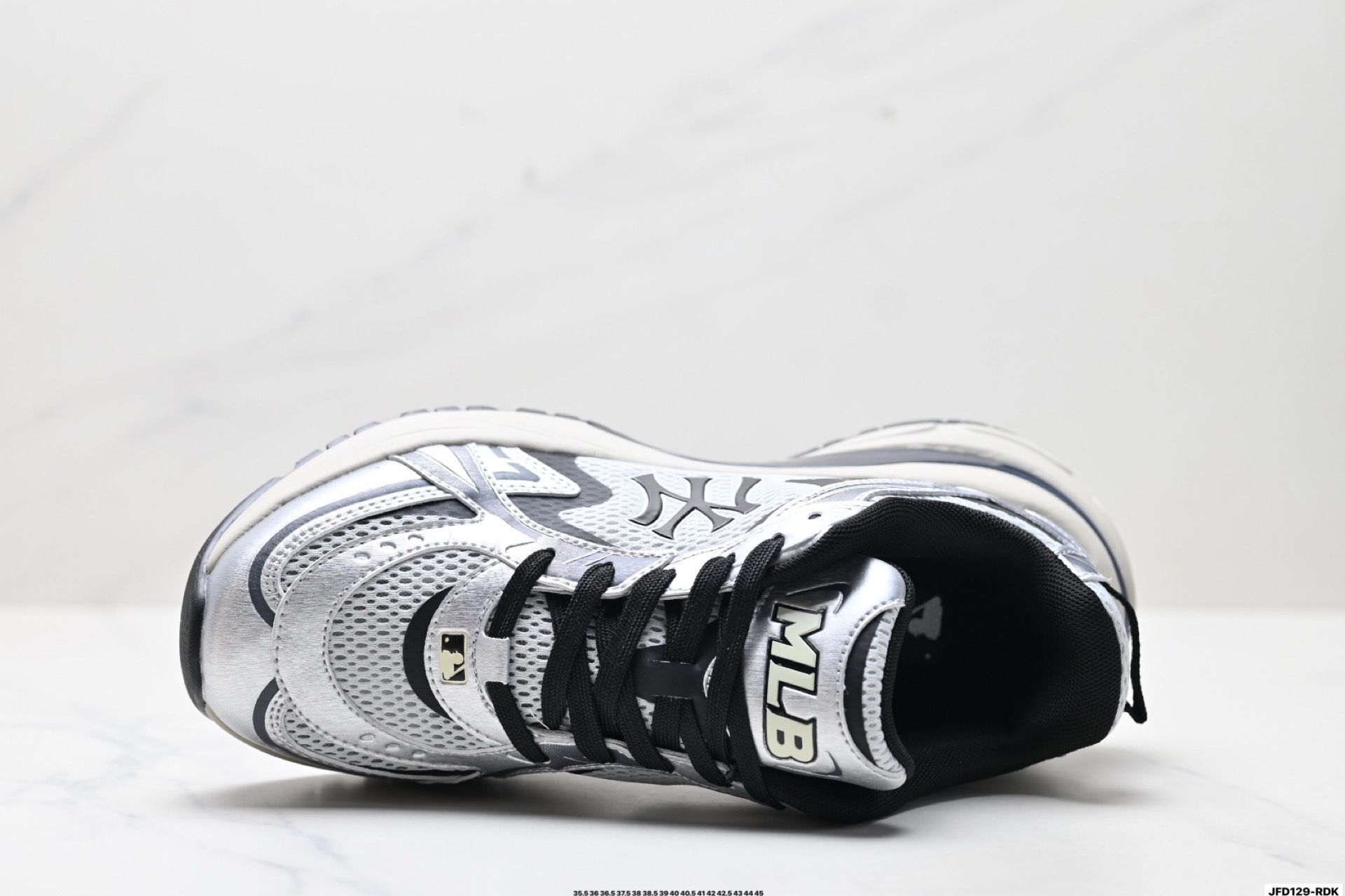 MLB New York Yankees Curve Runner 舒适百搭 防滑耐磨 低帮 流浪鞋跑步鞋 3ARNSPL4N