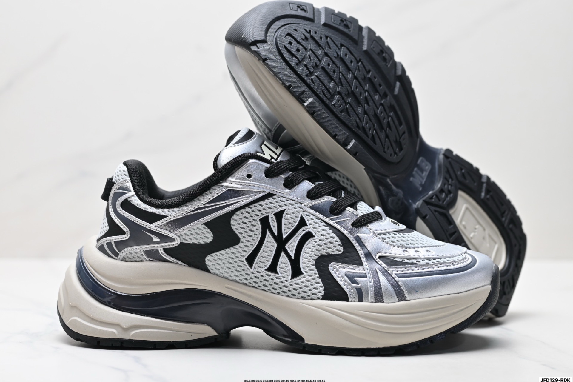 MLB New York Yankees Curve Runner 舒适百搭 防滑耐磨 低帮 流浪鞋跑步鞋 3ARNSPL4N