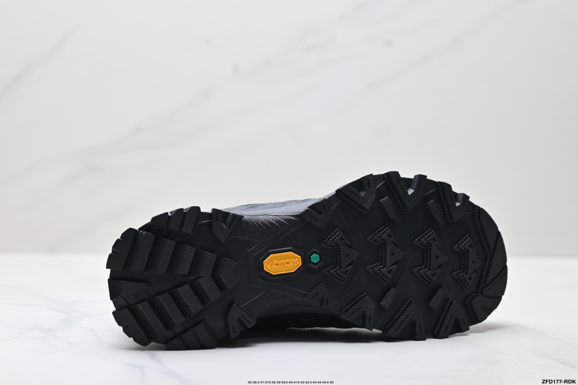 凯乐石KAILAS 远征5 FLT 舒适简约经典登山 防滑耐磨防水 低帮 徒步鞋 KS251