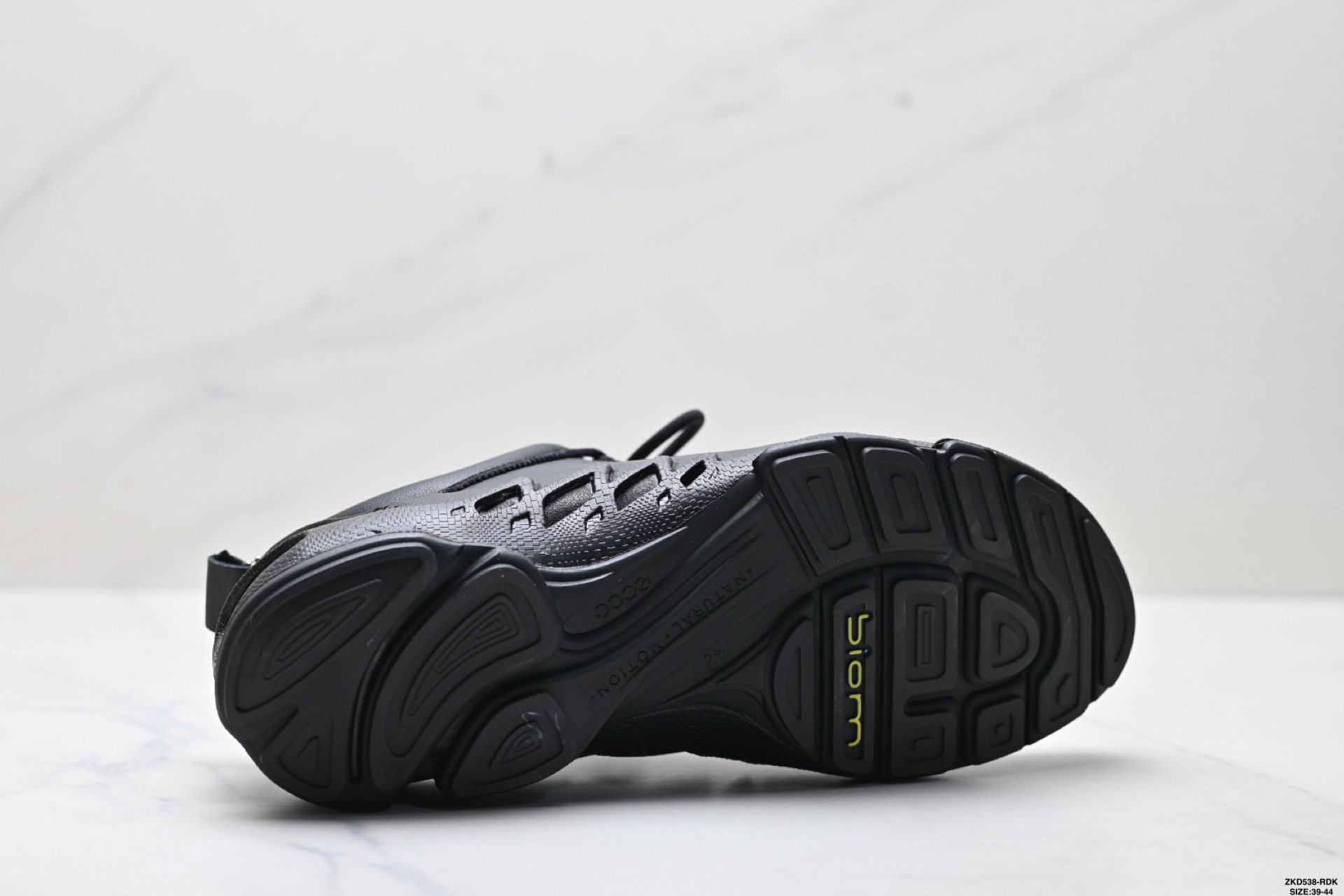 Ecco爱步 BIOM C-TRAIL系列 牛皮 圆头厚底系带 低帮 徒步鞋 803614-510