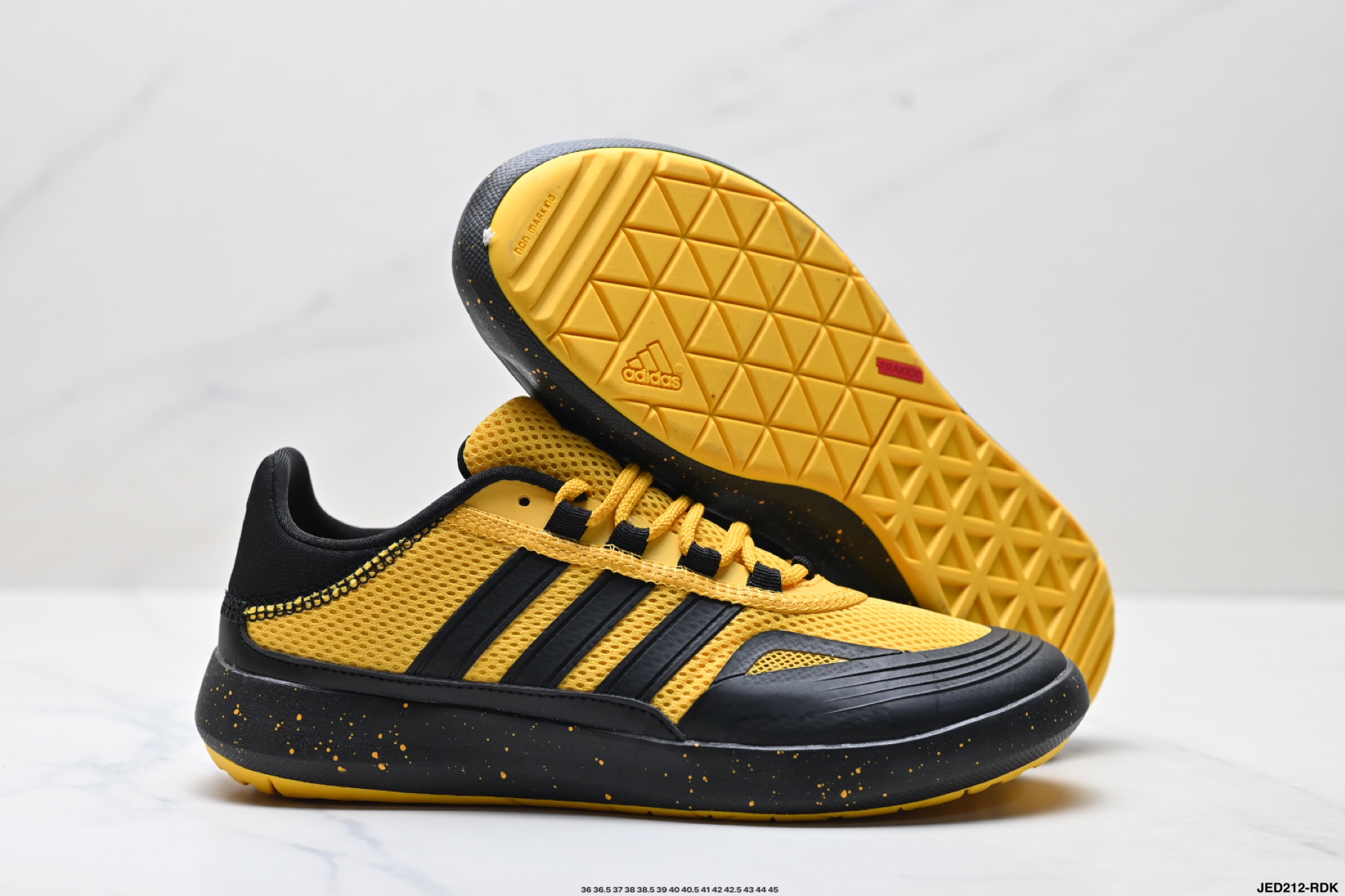 Adidas Roamboat 舒适百搭 织物耐磨 低帮 阿迪达斯 休闲跑步鞋 JH9756