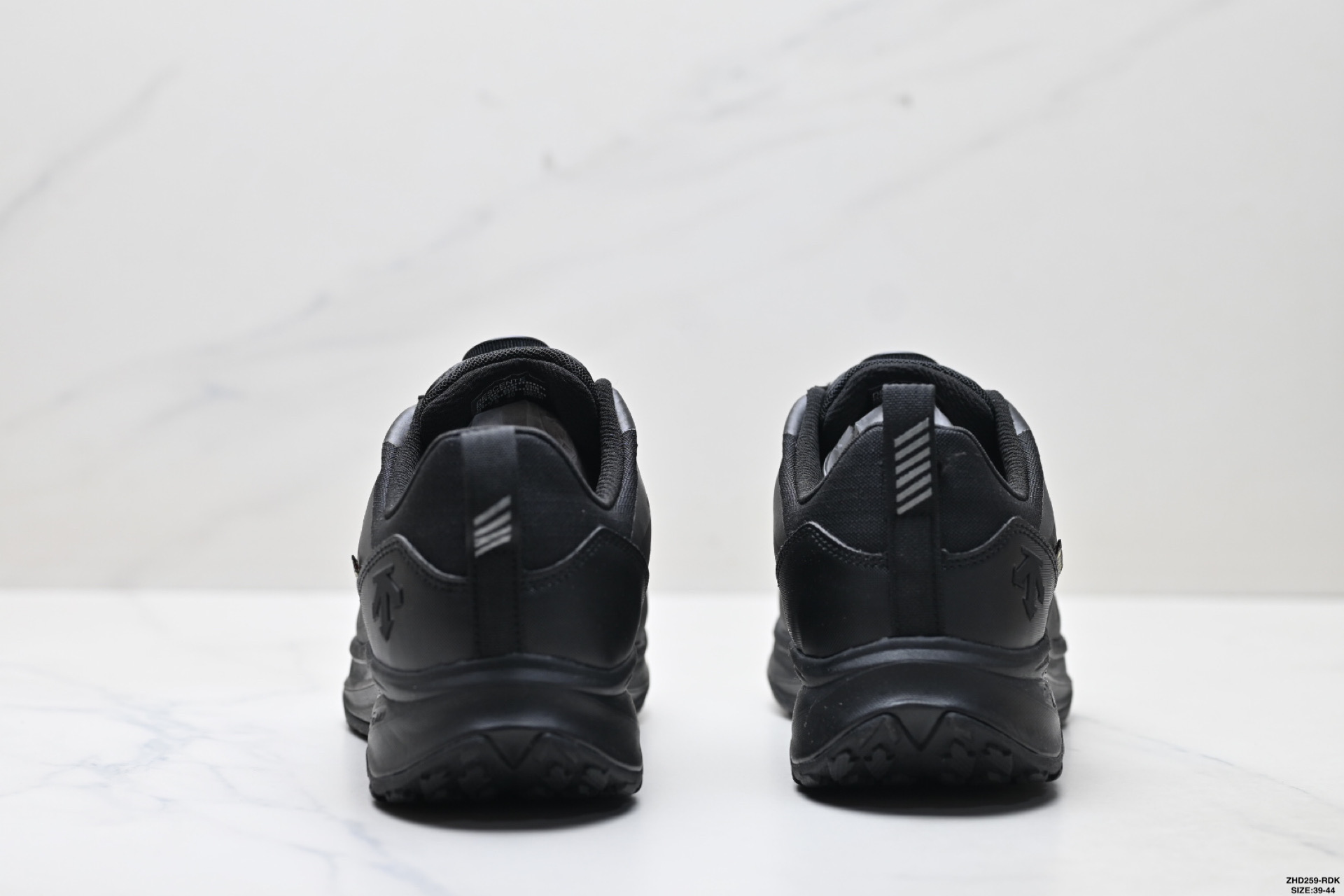 DESCENTE迪桑特ENERZITE男款EASE WIRE透气运动跑鞋 D5131RRN02