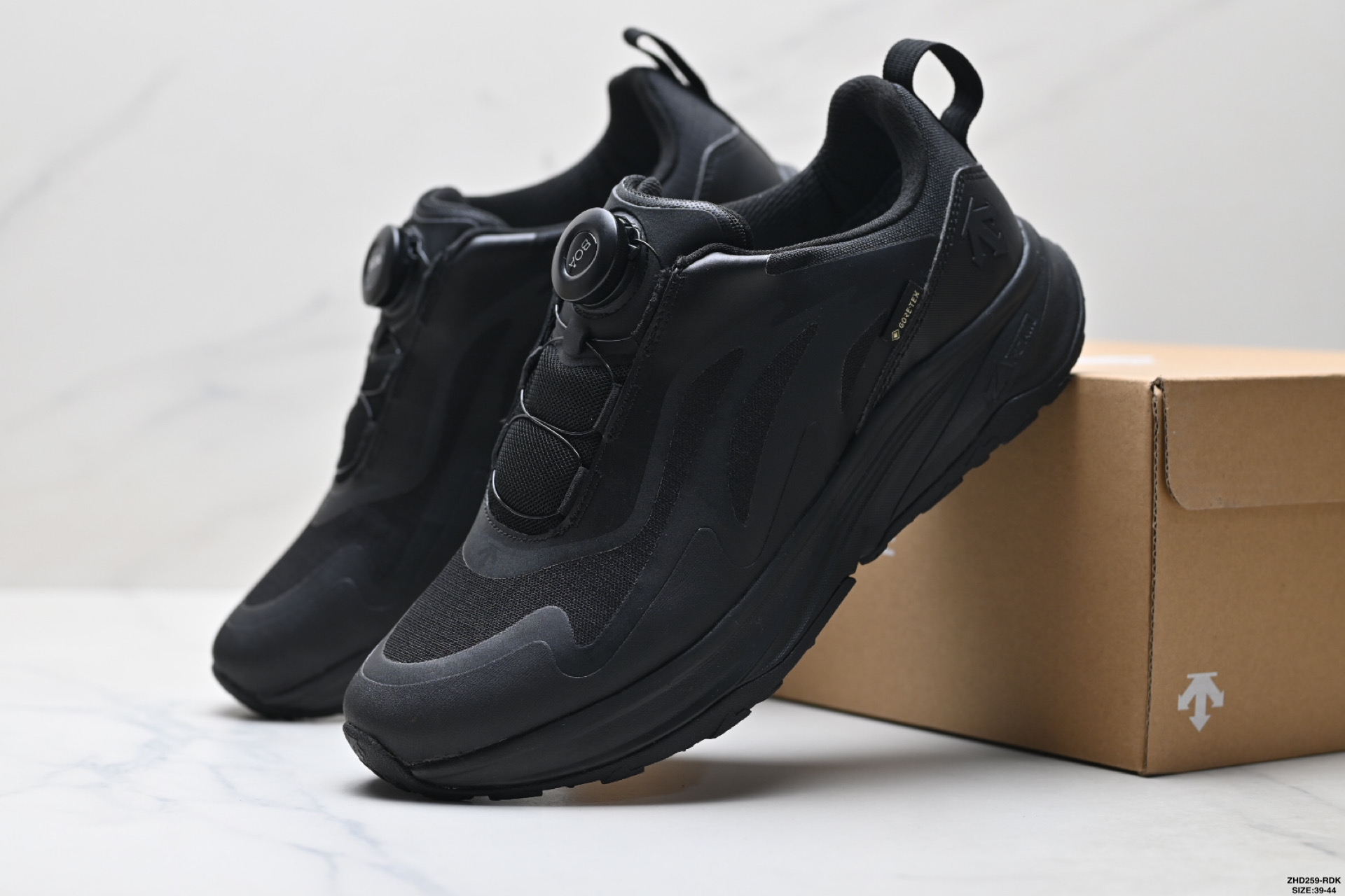 DESCENTE迪桑特ENERZITE男款EASE WIRE透气运动跑鞋 D5131RRN02