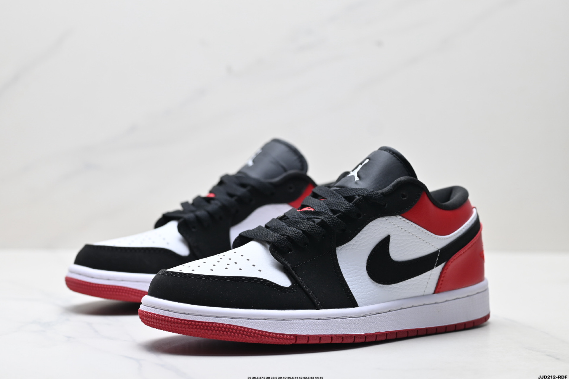💰150
公司级✅Nike Air Jordan 1 Low AJ1乔1低帮休闲板鞋 同步官方配色 
官方货号:553560-030
尺码:36 36.5 37.5 38 38.5 39 40 40.5 41 42 42.5 43 44 45
ID:JJD212-RDF