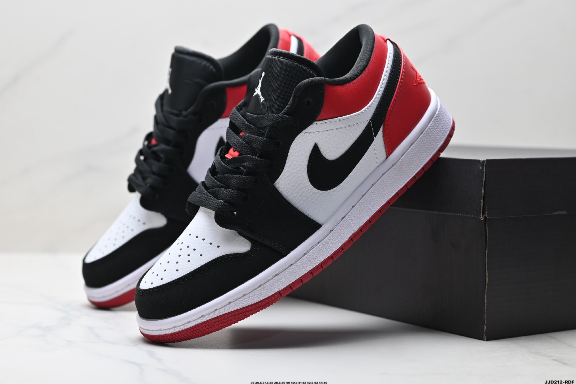 💰150
公司级✅Nike Air Jordan 1 Low AJ1乔1低帮休闲板鞋 同步官方配色 
官方货号:553560-030
尺码:36 36.5 37.5 38 38.5 39 40 40.5 41 42 42.5 43 44 45
ID:JJD212-RDF