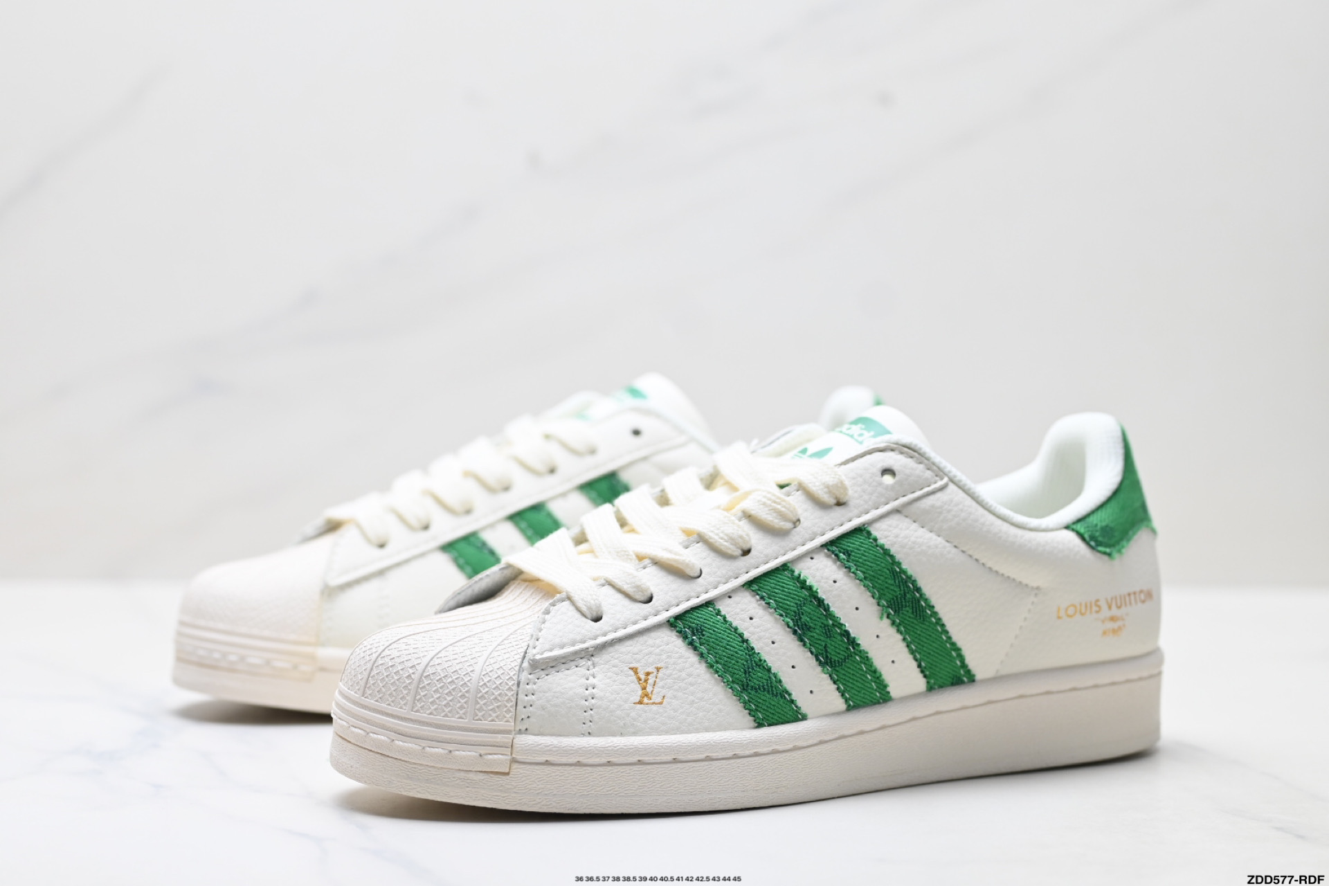 Adidas Superstar x Louis Vuitton: Zapatillas Casuales Clásicas y Versátiles 5 i1757004545812 984 0 3