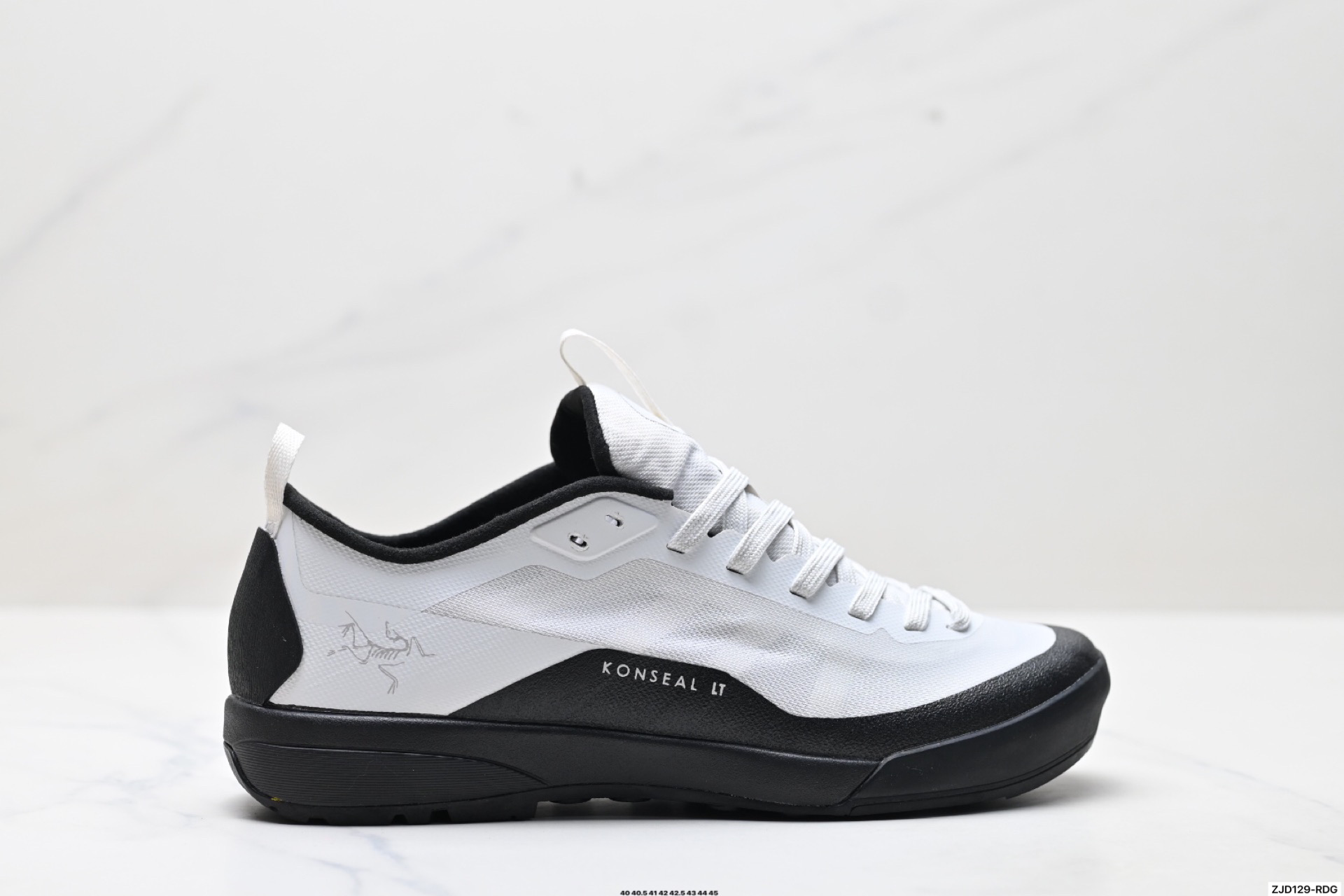 💰210
公司级✅Arcteryx始祖鸟 Konseal LT 轻量 网布防滑轻便耐磨 低帮户外运动跑步鞋
konseal LT的外观看似朴实 却散发着一股高贵气息 虽然是标榜越野鞋 但其实越野跑与登山乃一体两面的运动 皆在相同的山林场域之中进行 包含轻量化鞋身 MegaGrip大底 OrthoLite 3D鞋垫 EVA弹性混合中底等等 以及这次所使用的最新防水透气科技
抓地力优良的VibramMegaGrip 鞋带收纳设计 避免鞋带勾到绊倒 全脚掌舒适稳定 EVA弹性混合中底 OrthoLite 3D鞋垫 前脚掌TPU支撑片
货号:L07482600
尺码:36 36.5 37.5 38 38.5 39 40 40.5 41 42 42.5 43 44 45
ID:ZJD129-RDG