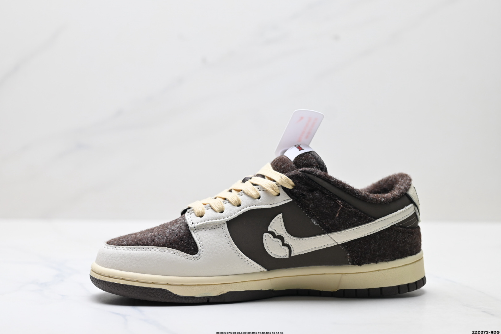 💰250
公司级✅Nike Dunk Low Retro ‘DIY高端定制’耐克 低帮休闲运动板鞋
原装头层材料 用料绝不含糊 独家版型蒸餾加工帶來的是更好的视觉和脚感体验 清洁度 电绣工艺 皮料切割干净无任何毛边 细节完美
货号:DS6608-011
尺码:36 36.5 37.5 38 38.5 39 40 40.5 41 42 42.5 43 44 45
ID:ZZD273-RDG