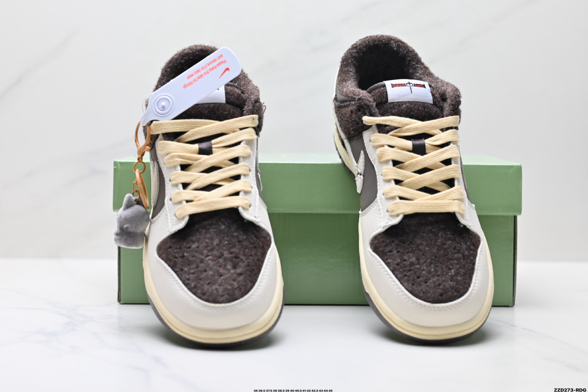 💰250
公司级✅Nike Dunk Low Retro ‘DIY高端定制’耐克 低帮休闲运动板鞋
原装头层材料 用料绝不含糊 独家版型蒸餾加工帶來的是更好的视觉和脚感体验 清洁度 电绣工艺 皮料切割干净无任何毛边 细节完美
货号:DS6608-011
尺码:36 36.5 37.5 38 38.5 39 40 40.5 41 42 42.5 43 44 45
ID:ZZD273-RDG