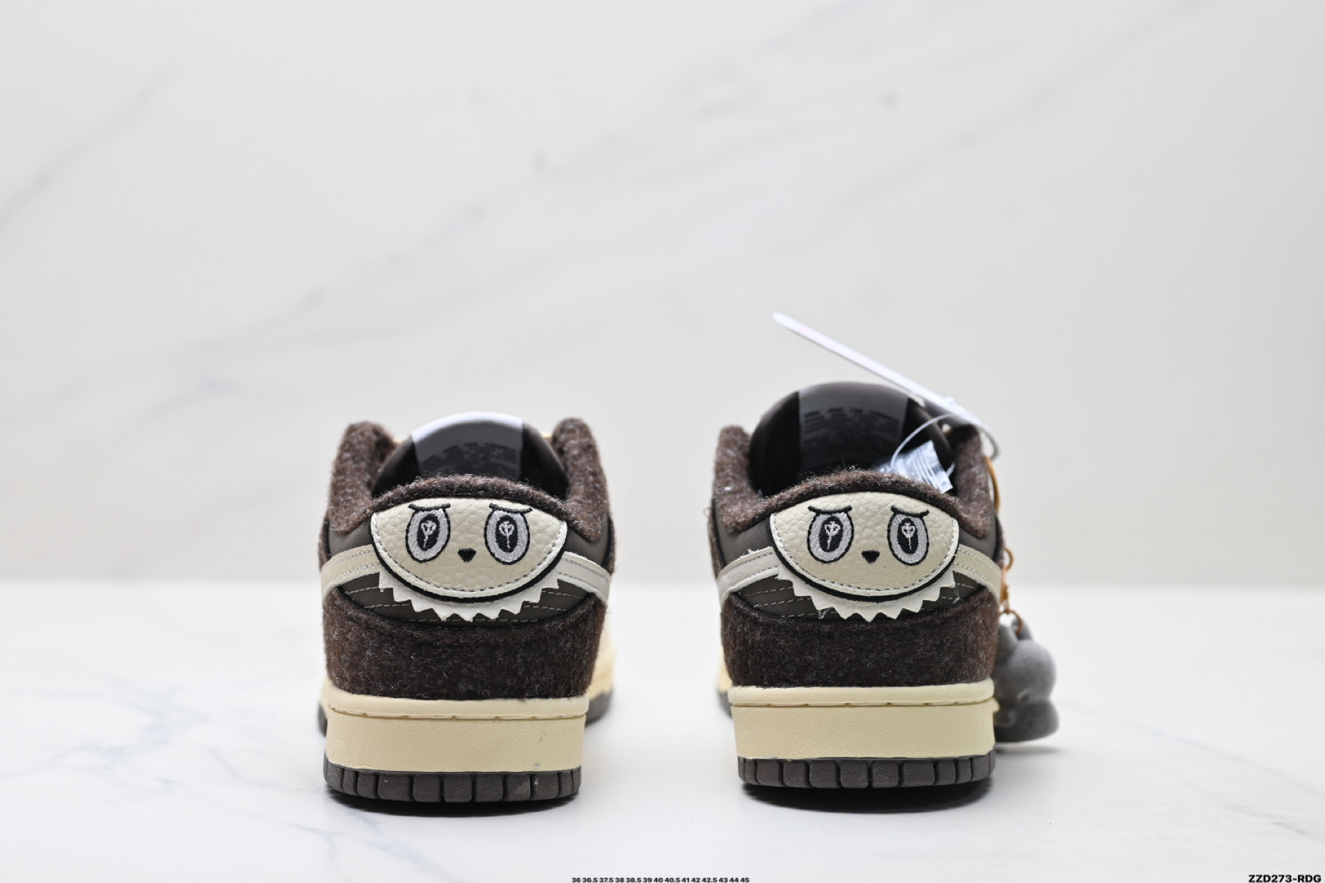💰250
公司级✅Nike Dunk Low Retro ‘DIY高端定制’耐克 低帮休闲运动板鞋
原装头层材料 用料绝不含糊 独家版型蒸餾加工帶來的是更好的视觉和脚感体验 清洁度 电绣工艺 皮料切割干净无任何毛边 细节完美
货号:DS6608-011
尺码:36 36.5 37.5 38 38.5 39 40 40.5 41 42 42.5 43 44 45
ID:ZZD273-RDG