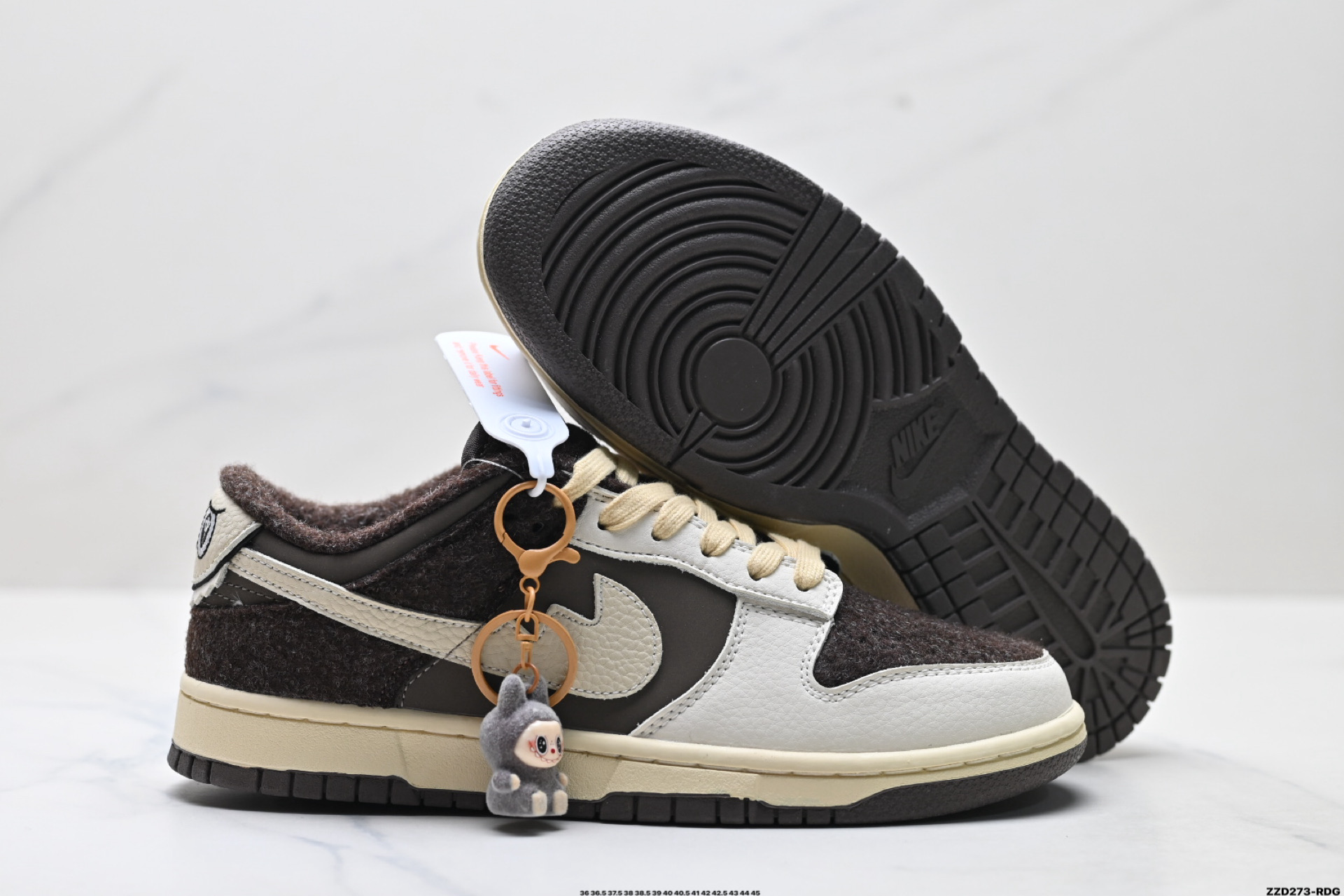 💰250
公司级✅Nike Dunk Low Retro ‘DIY高端定制’耐克 低帮休闲运动板鞋
原装头层材料 用料绝不含糊 独家版型蒸餾加工帶來的是更好的视觉和脚感体验 清洁度 电绣工艺 皮料切割干净无任何毛边 细节完美
货号:DS6608-011
尺码:36 36.5 37.5 38 38.5 39 40 40.5 41 42 42.5 43 44 45
ID:ZZD273-RDG