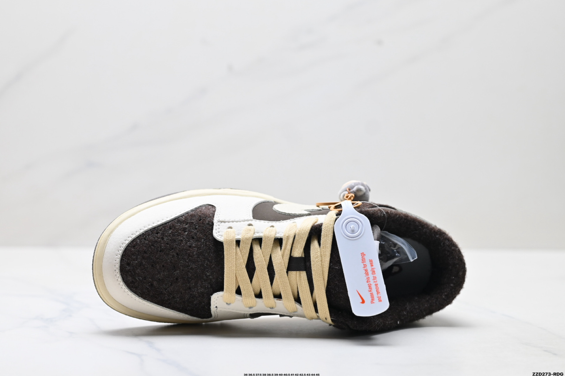 💰250
公司级✅Nike Dunk Low Retro ‘DIY高端定制’耐克 低帮休闲运动板鞋
原装头层材料 用料绝不含糊 独家版型蒸餾加工帶來的是更好的视觉和脚感体验 清洁度 电绣工艺 皮料切割干净无任何毛边 细节完美
货号:DS6608-011
尺码:36 36.5 37.5 38 38.5 39 40 40.5 41 42 42.5 43 44 45
ID:ZZD273-RDG